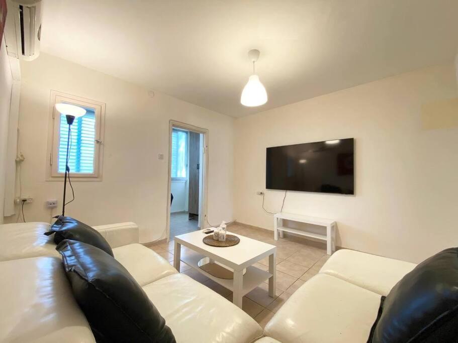 Sea cozy apartment in Kiryat Yam