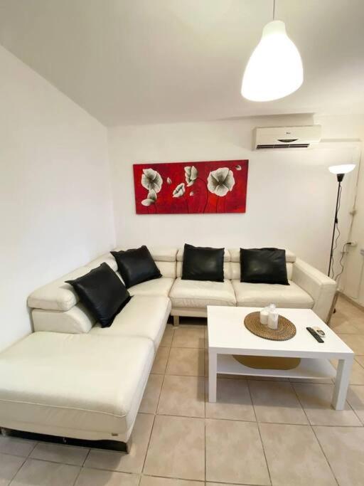 Sea cozy apartment in Kiryat Yam