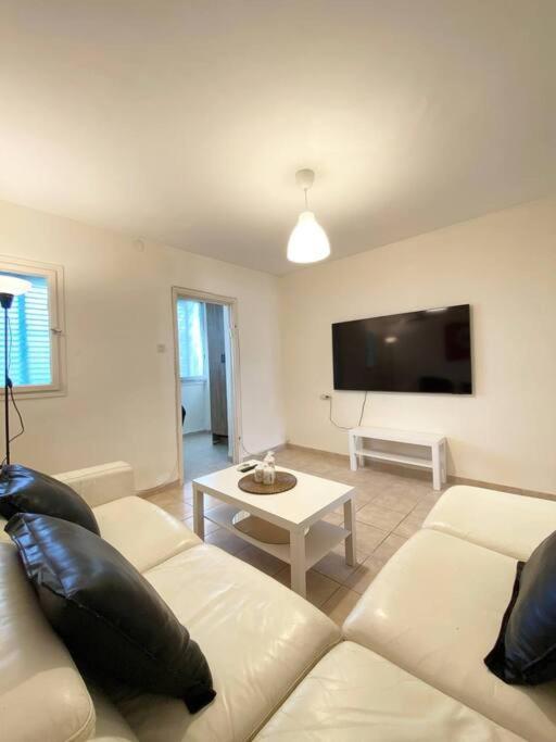 Sea cozy apartment in Kiryat Yam