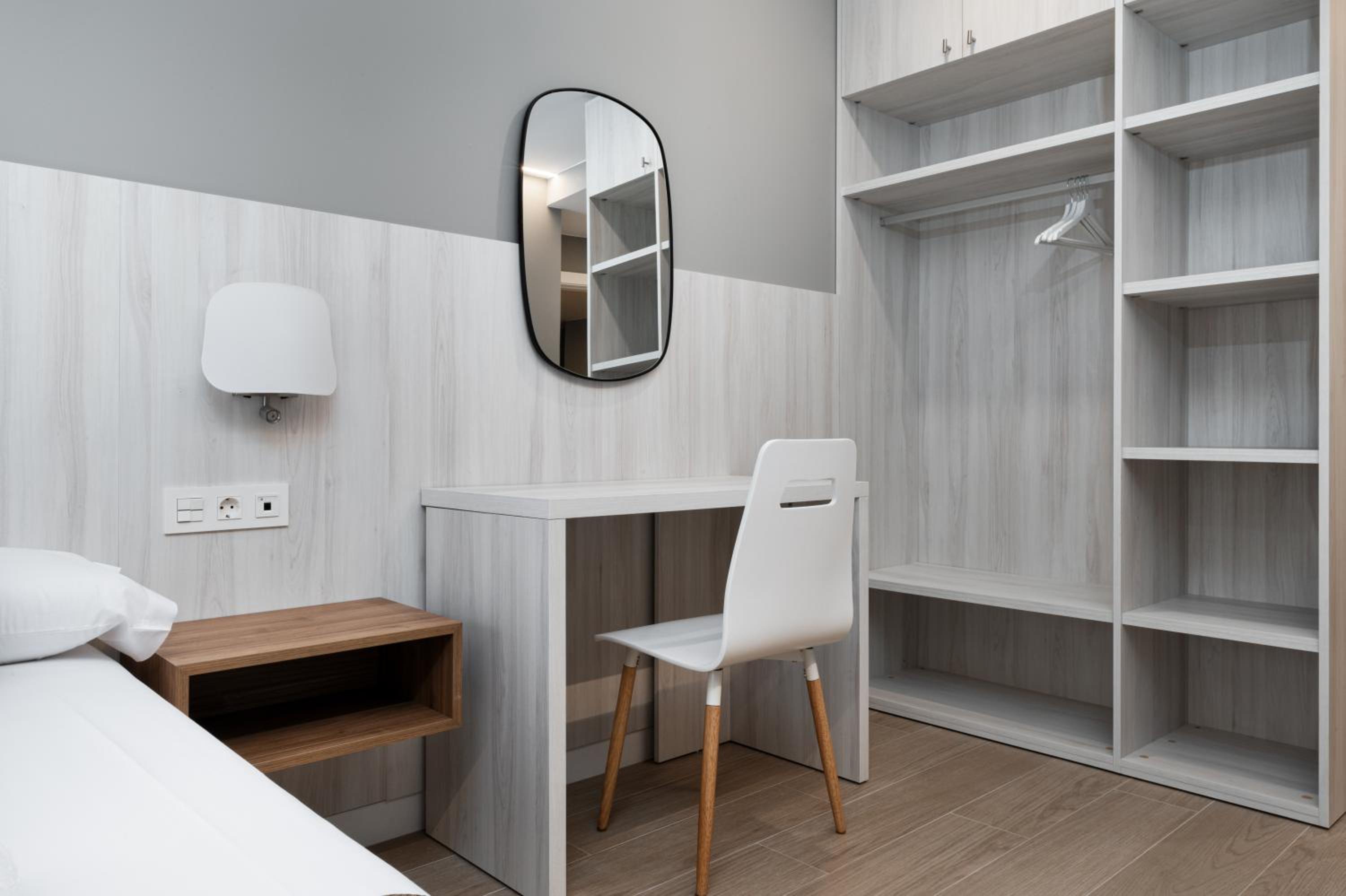 Apartamentos Torre del Reloj