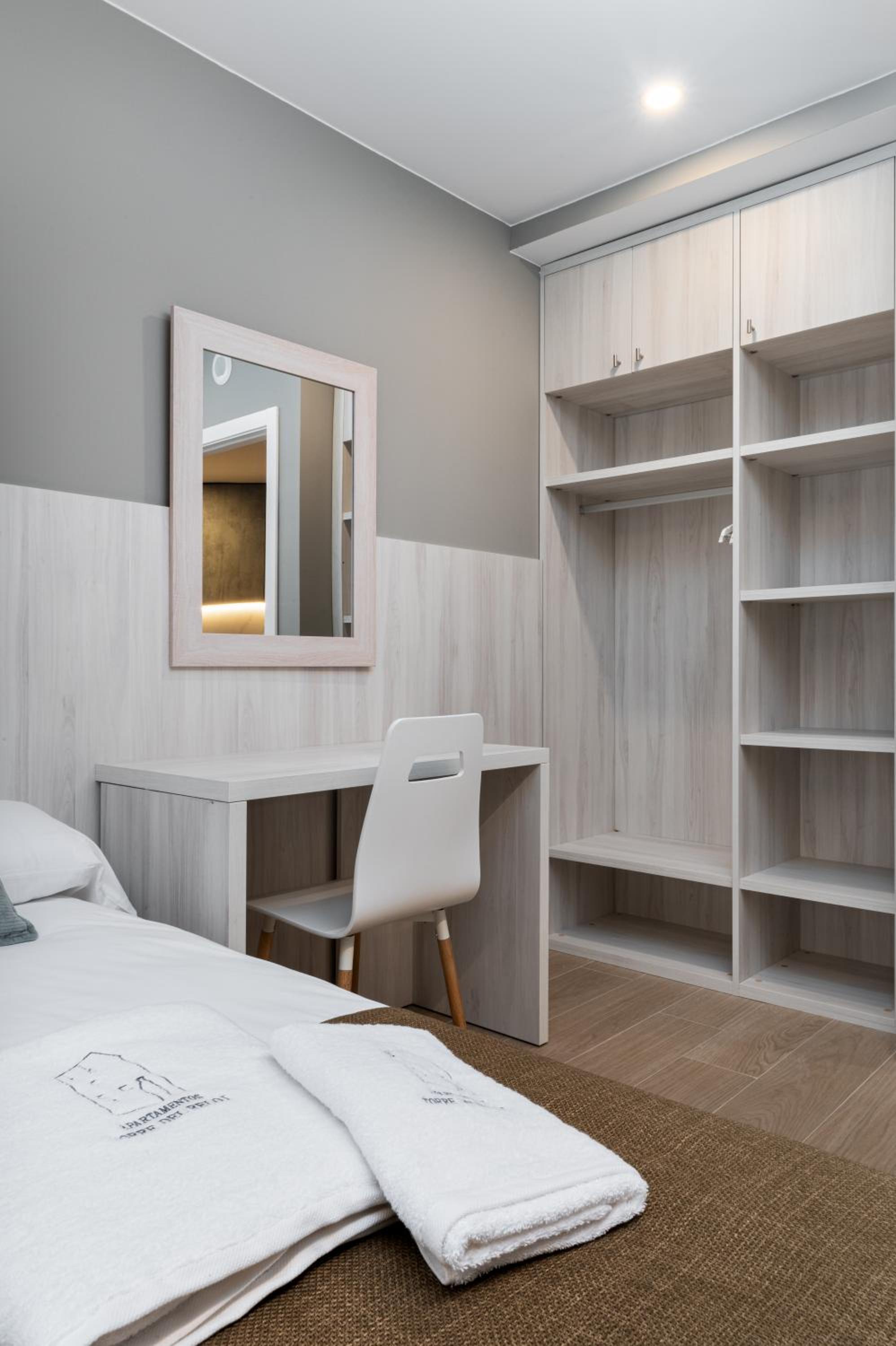 Apartamentos Torre del Reloj