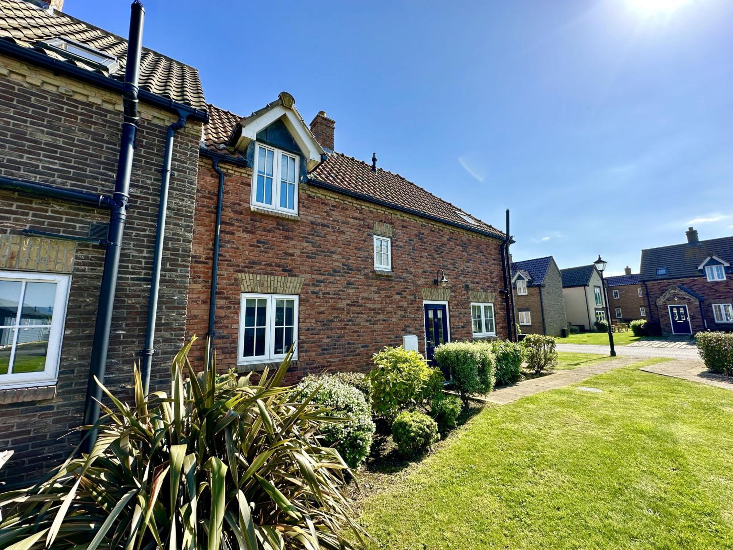Seasalt Cottage - Part of the The Bay Filey Holiday Village with pool, gym and direct beach access, pub, restaurant, tennis and meadows walks