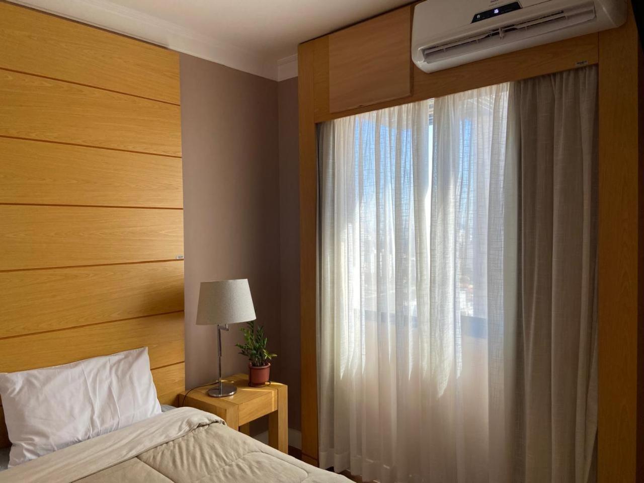 Praticidade e conforto - Quarto em hotel - Aeroporto de Congonhas -H1915