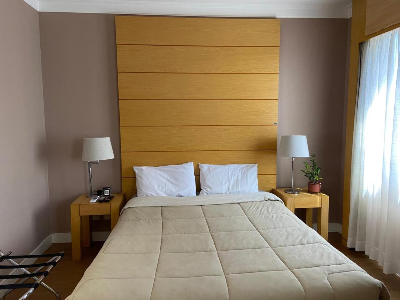 Praticidade e conforto - Quarto em hotel - Aeroporto de Congonhas -H1915