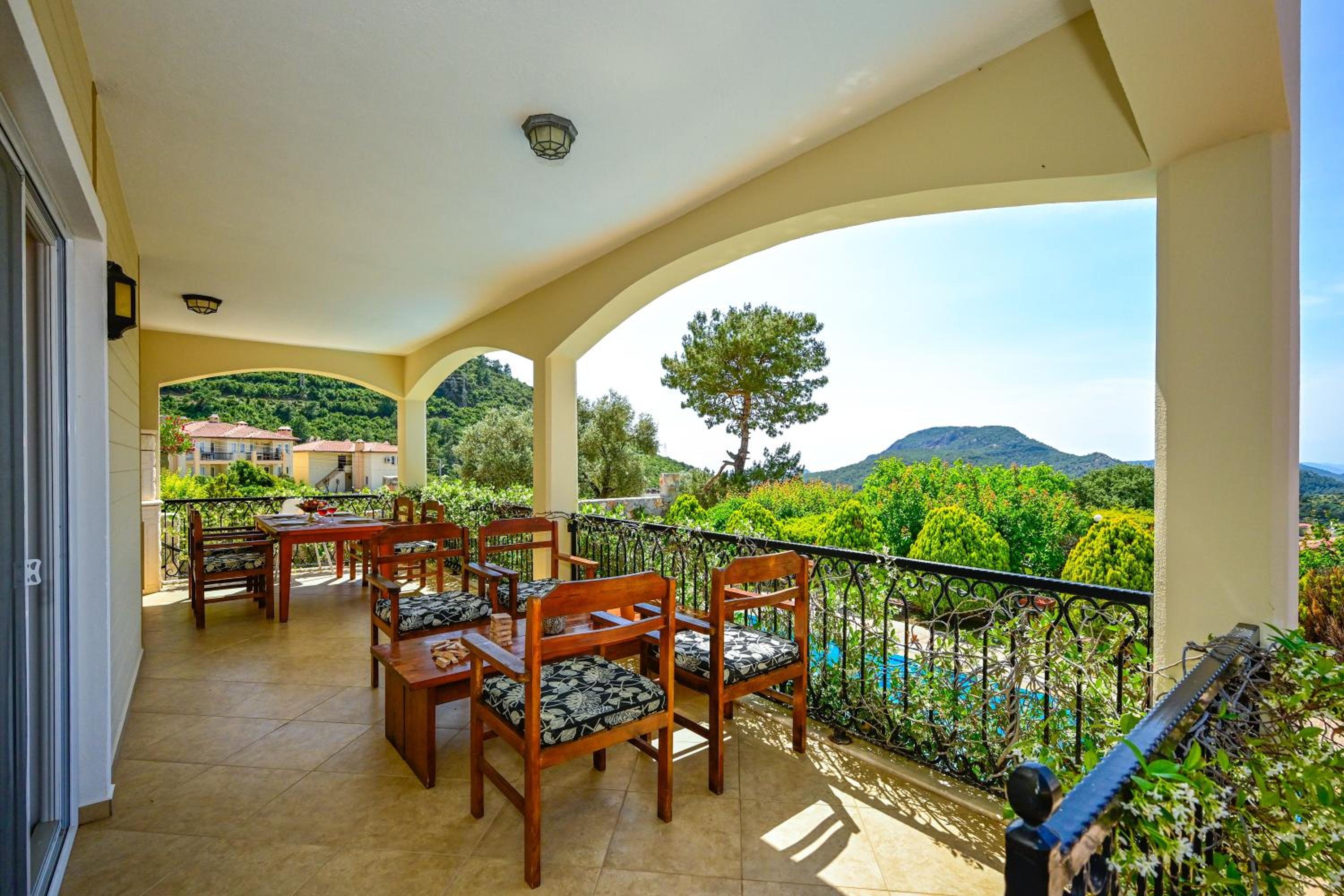 Villa Arokarya