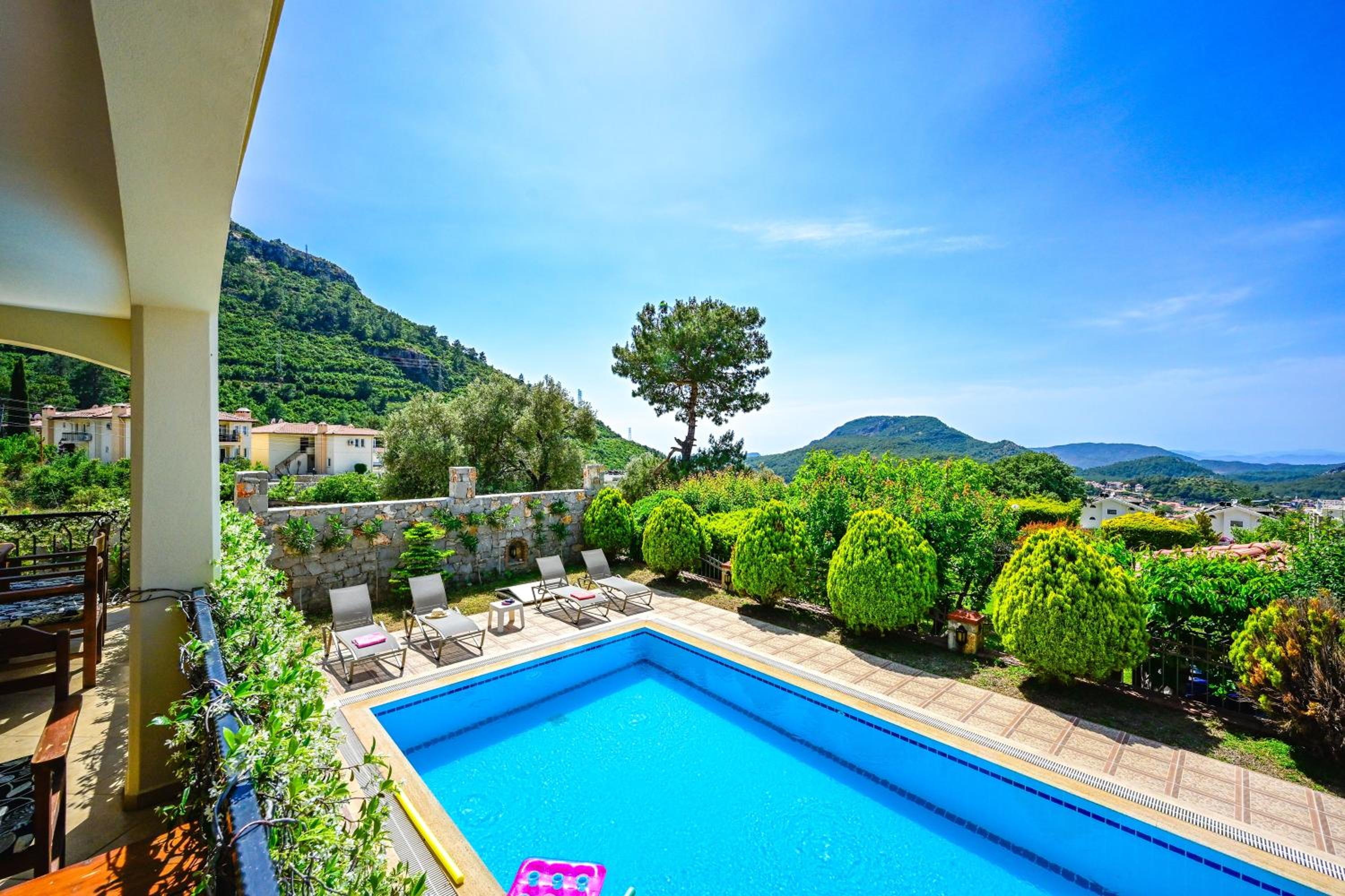 Villa Arokarya