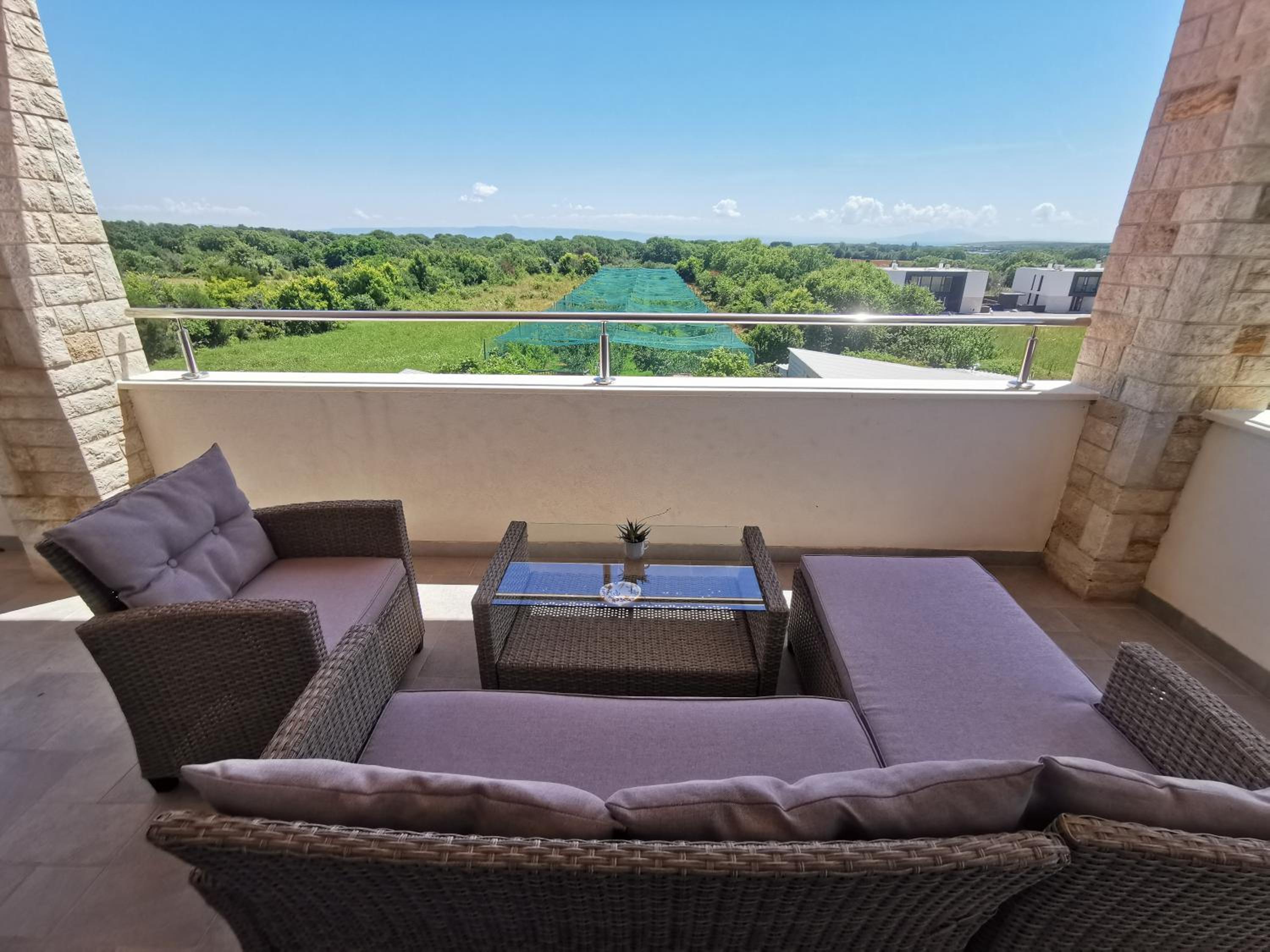 Apartment Kira - spacious apartment with sea view view 4