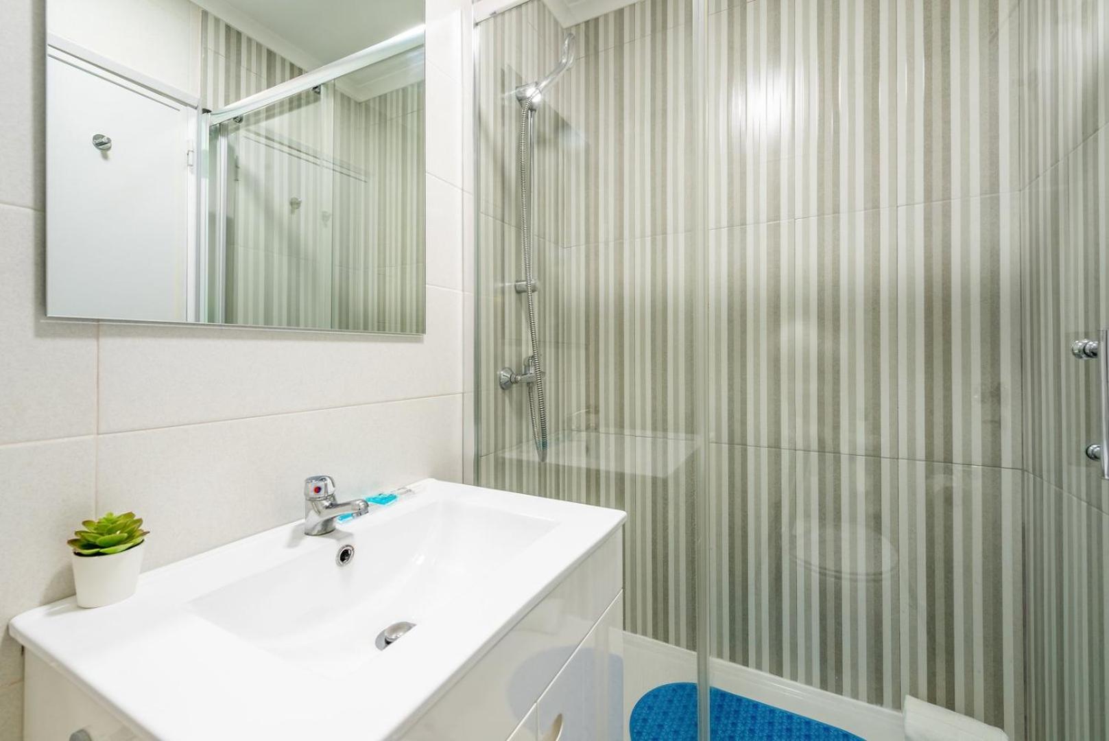 GuestReady - Practical 1 BDR appt near the beach! view 3