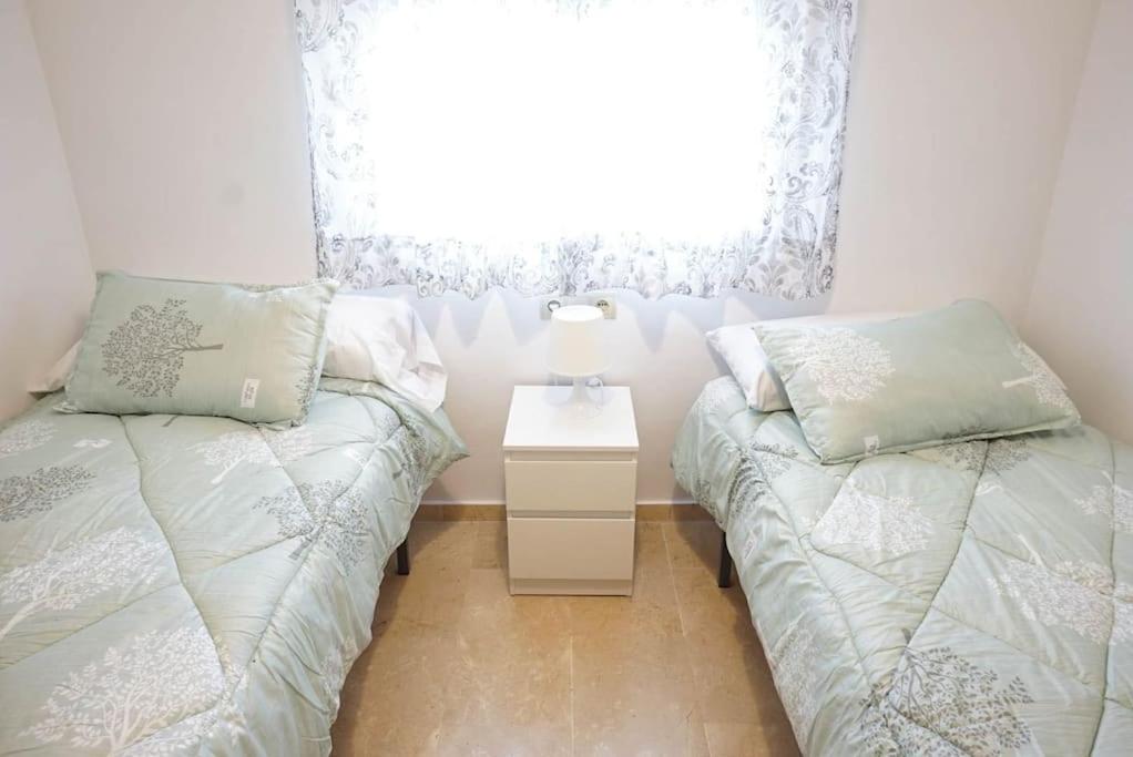 Amplio apartamento con piscina en Mijas