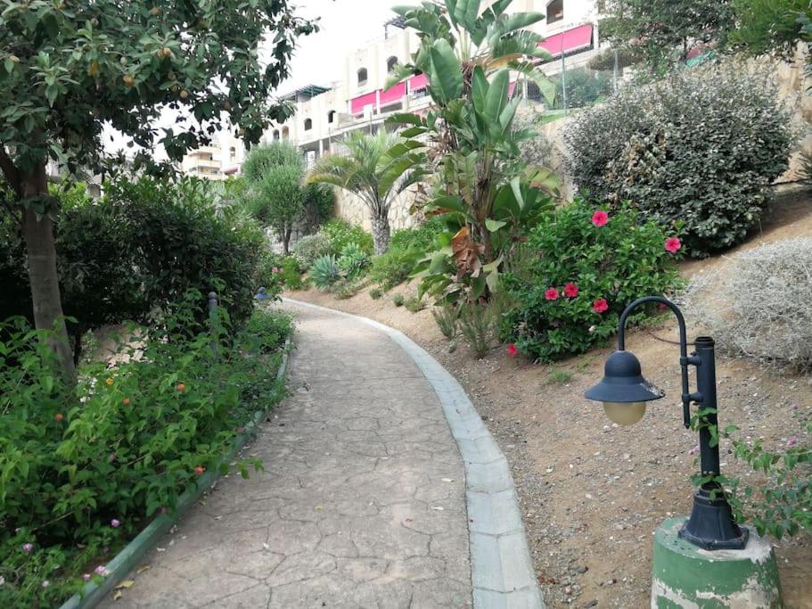 Amplio apartamento con piscina en Mijas