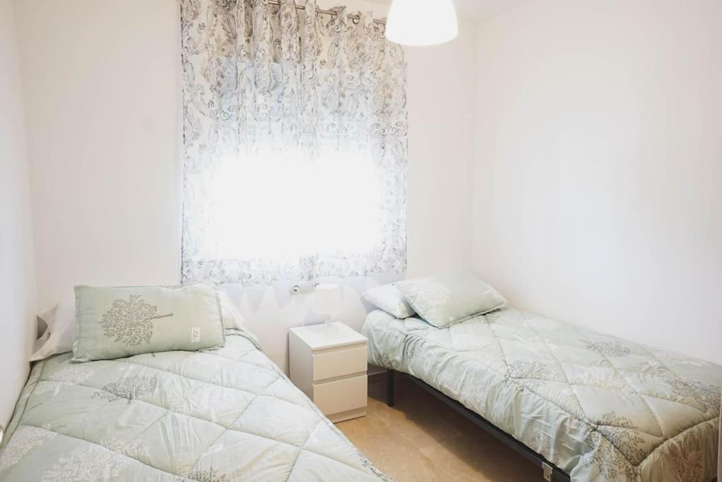 Amplio apartamento con piscina en Mijas