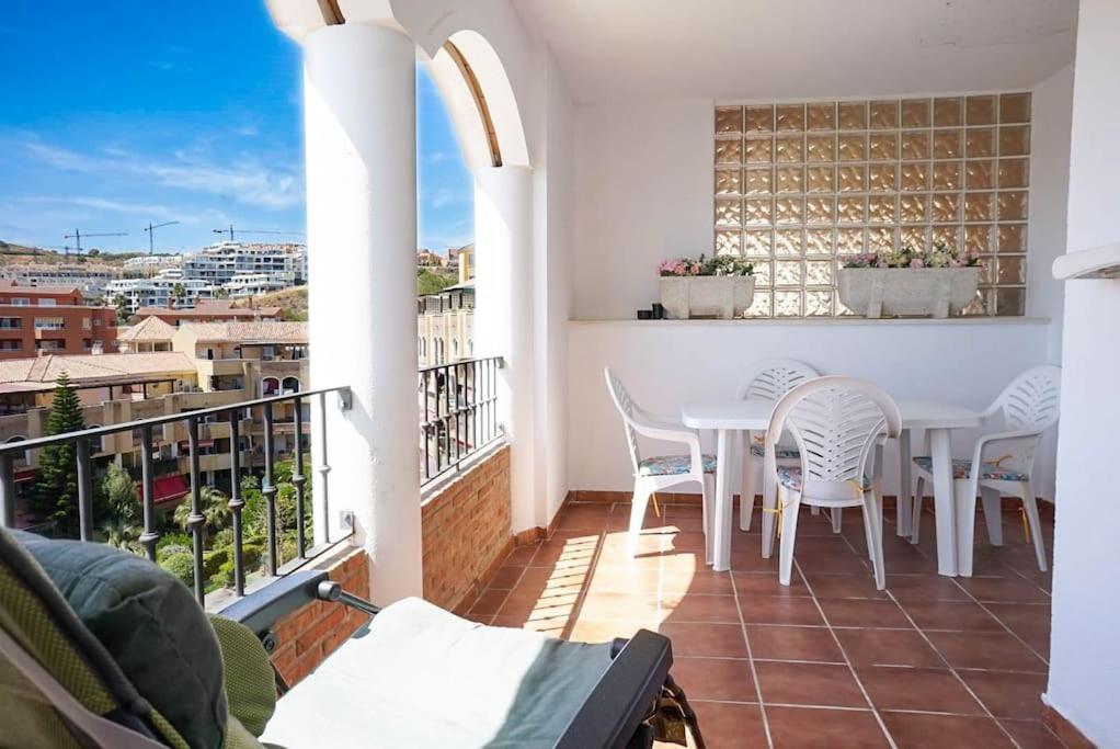 Amplio apartamento con piscina en Mijas