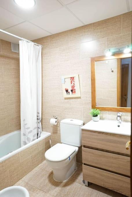 Amplio apartamento con piscina en Mijas