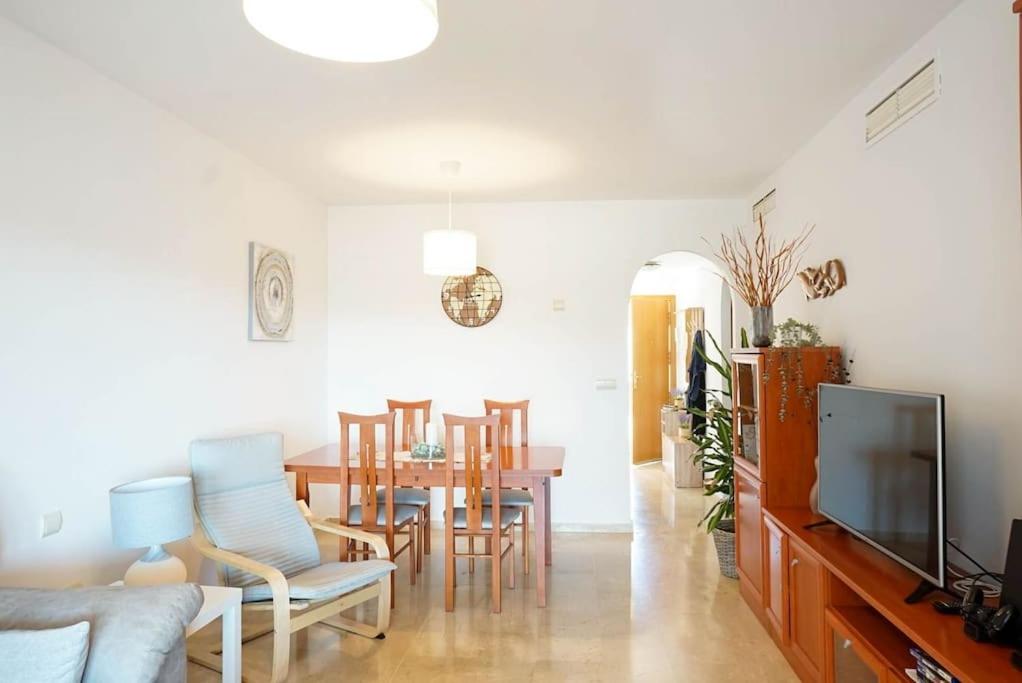 Amplio apartamento con piscina en Mijas