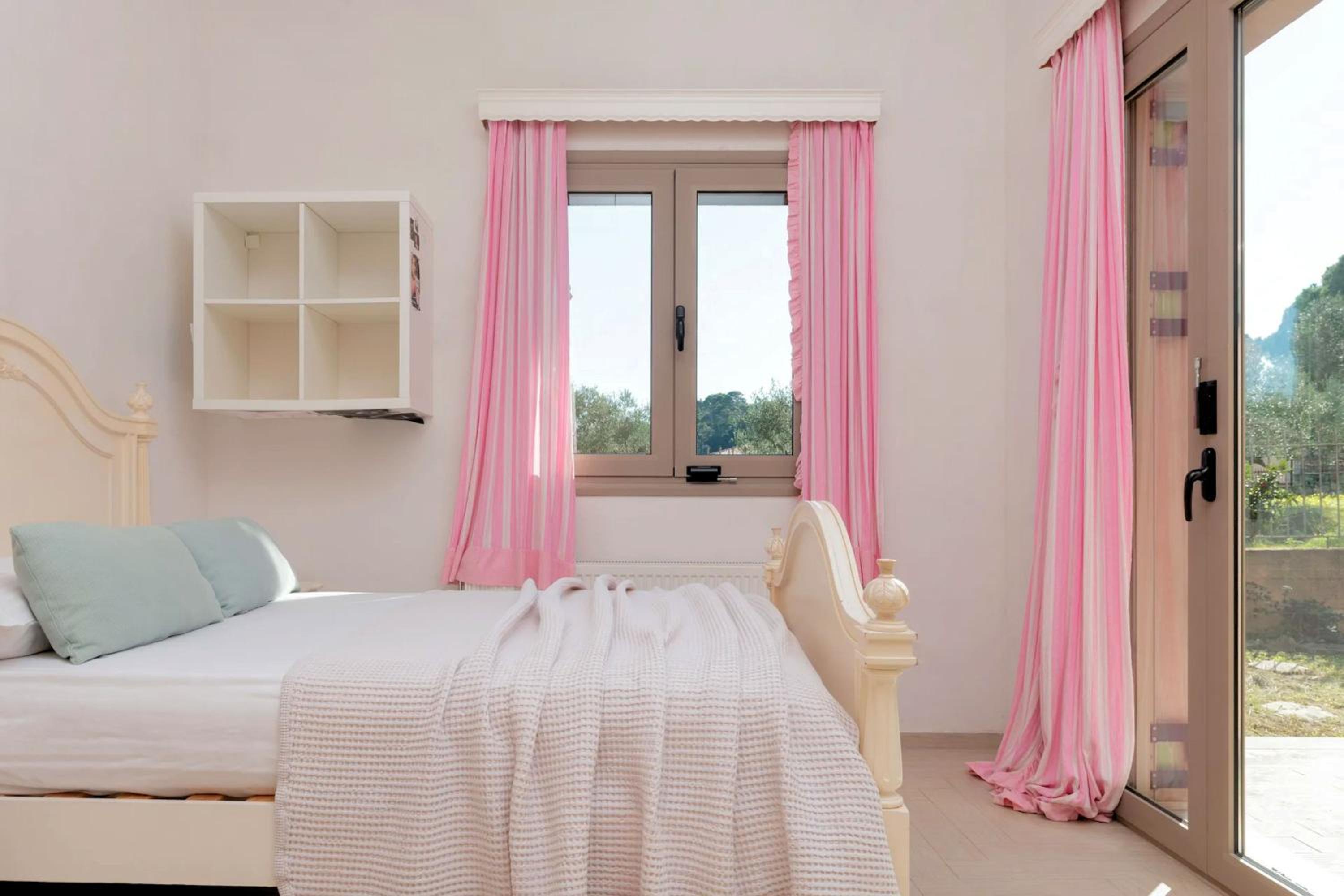 Beautiful Zakynthos Villa - 4 Bedrooms - Villa Silver Prime - Private Pool and Fantastic Views - Akrotiri photo 2