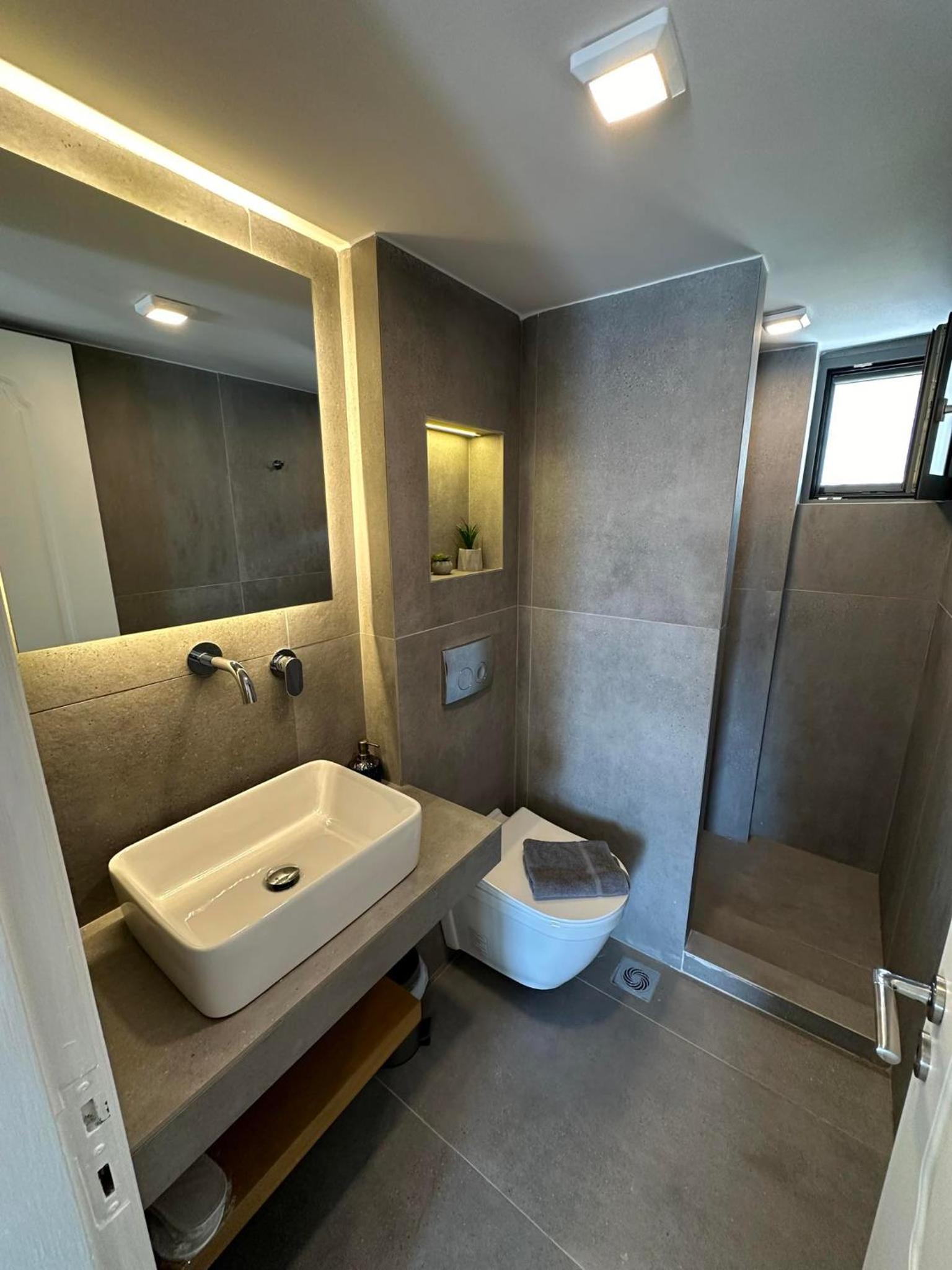 Haris Suites