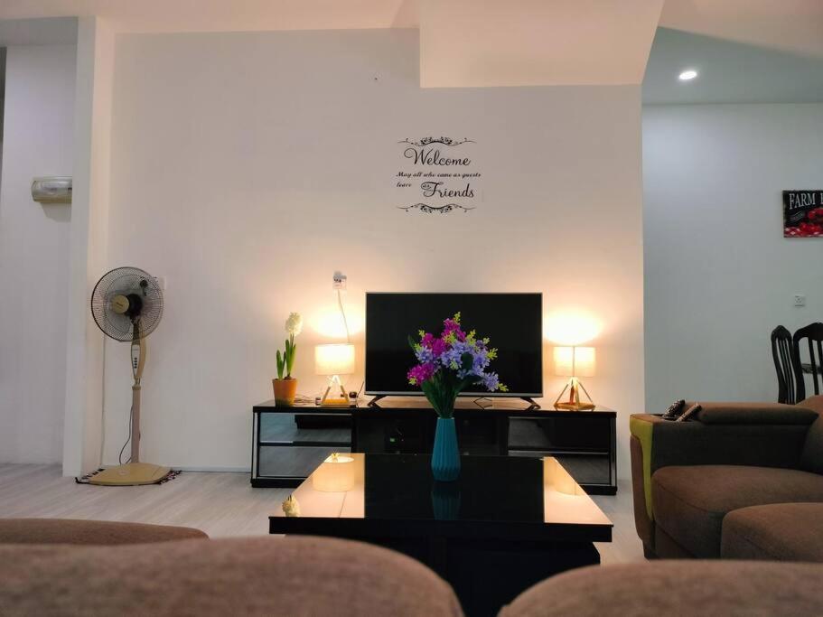 Sibu Double Story House No Smoking No Wedding Acts view 2