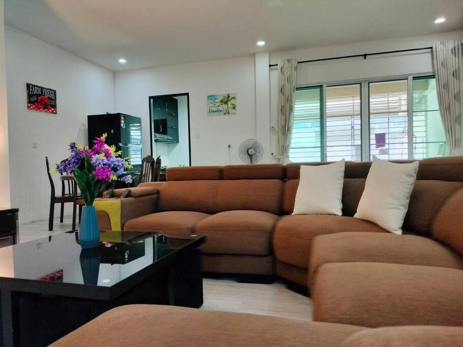 Sibu Double Story House No Smoking No Wedding Acts view 4