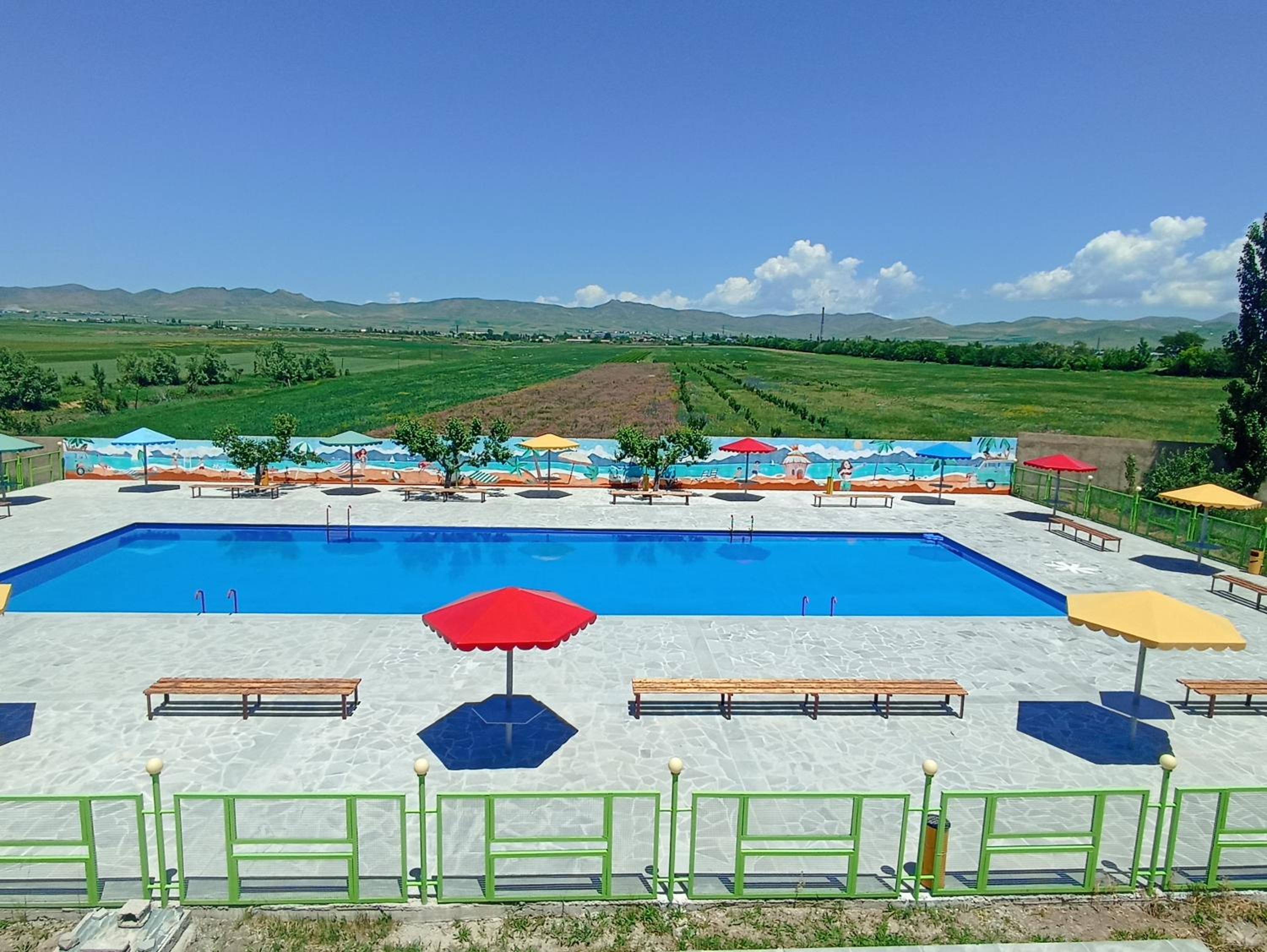 Erazank Hotel