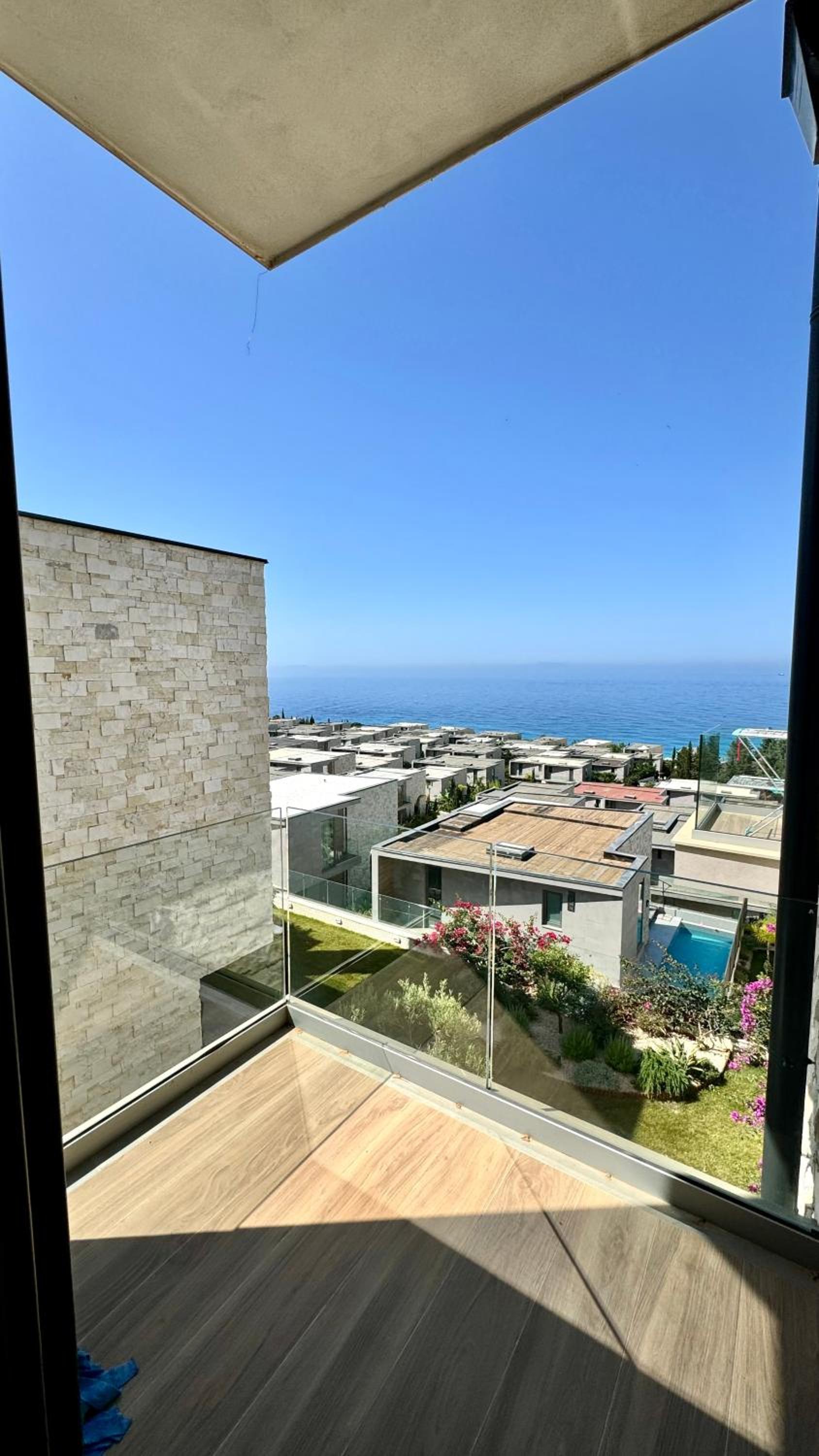 Heaven Apartment Drimades Olea Residence
