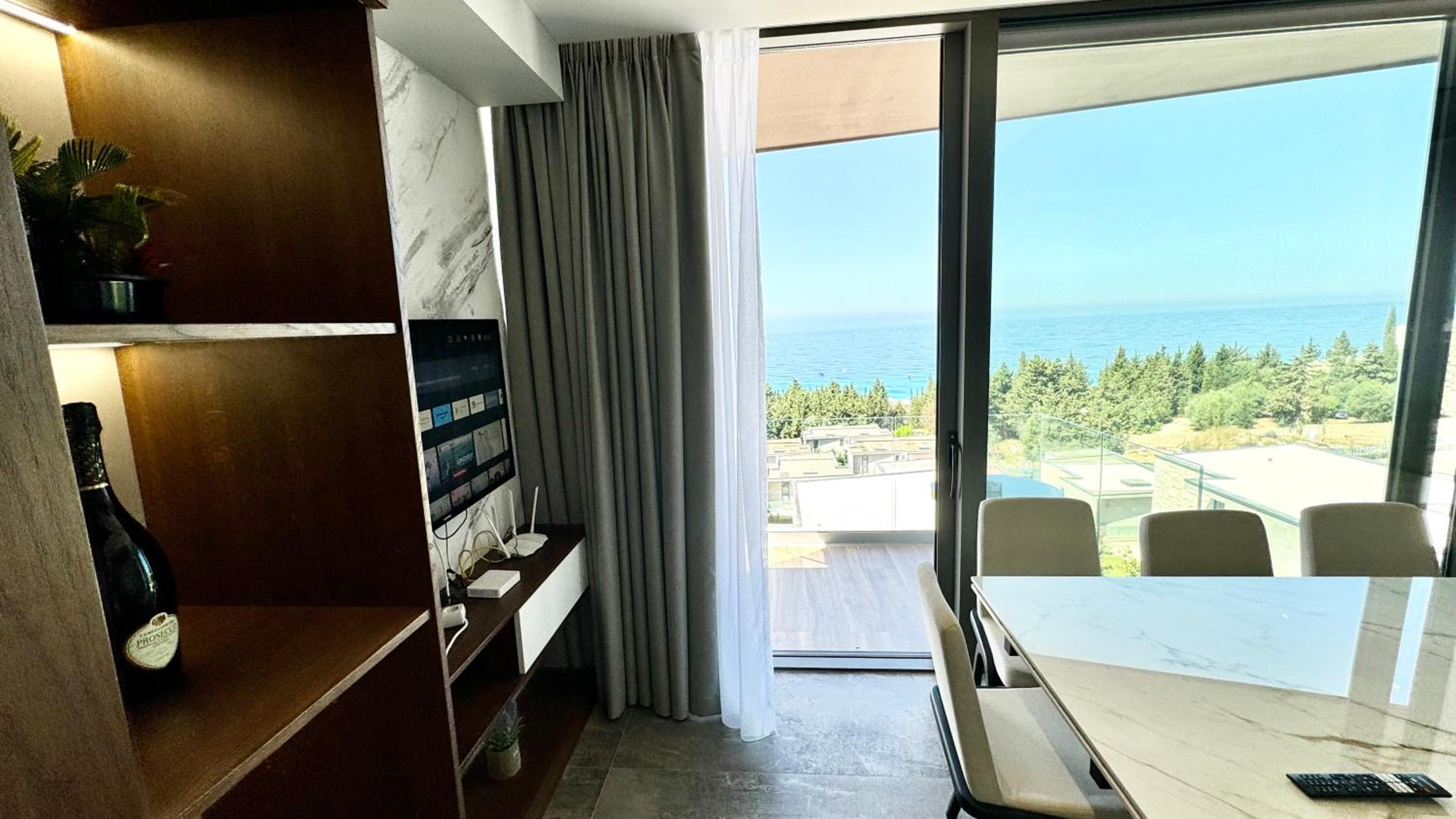 Heaven Apartment Drimades Olea Residence