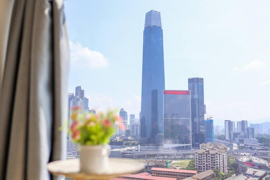 Modern City Haven Premium Amenities 2 Rooms 3 Beds