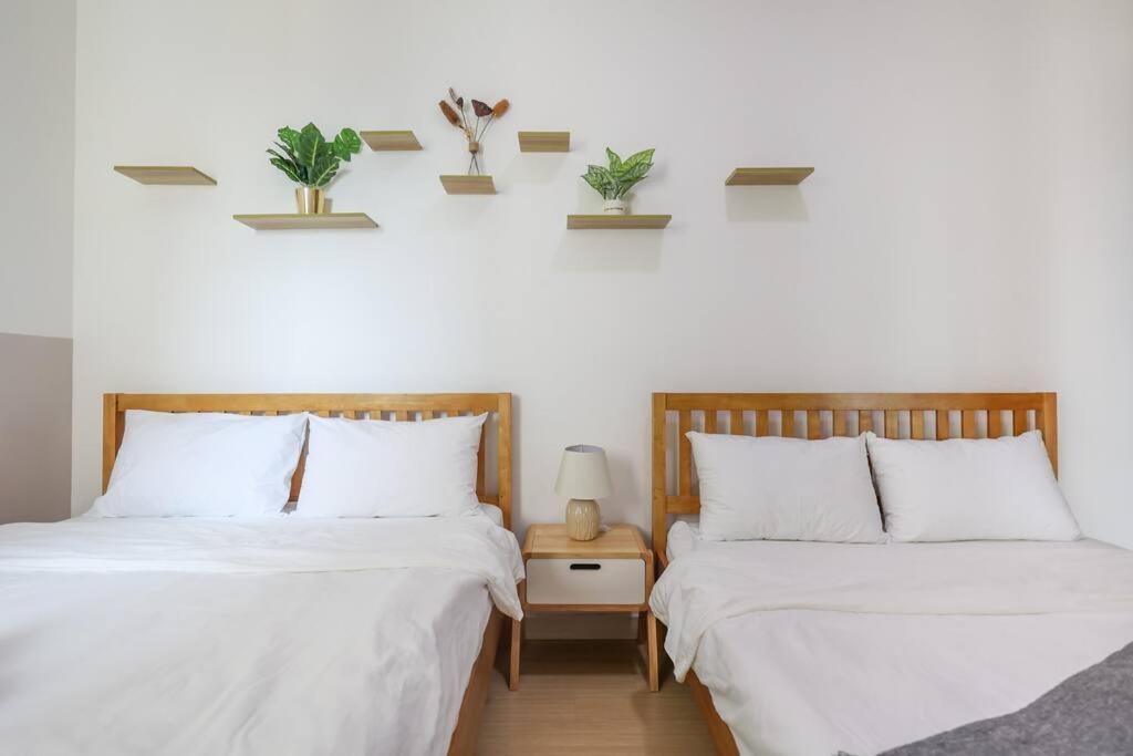Modern City Haven Premium Amenities 2 Rooms 3 Beds