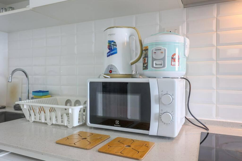 Modern City Haven Premium Amenities 2 Rooms 3 Beds