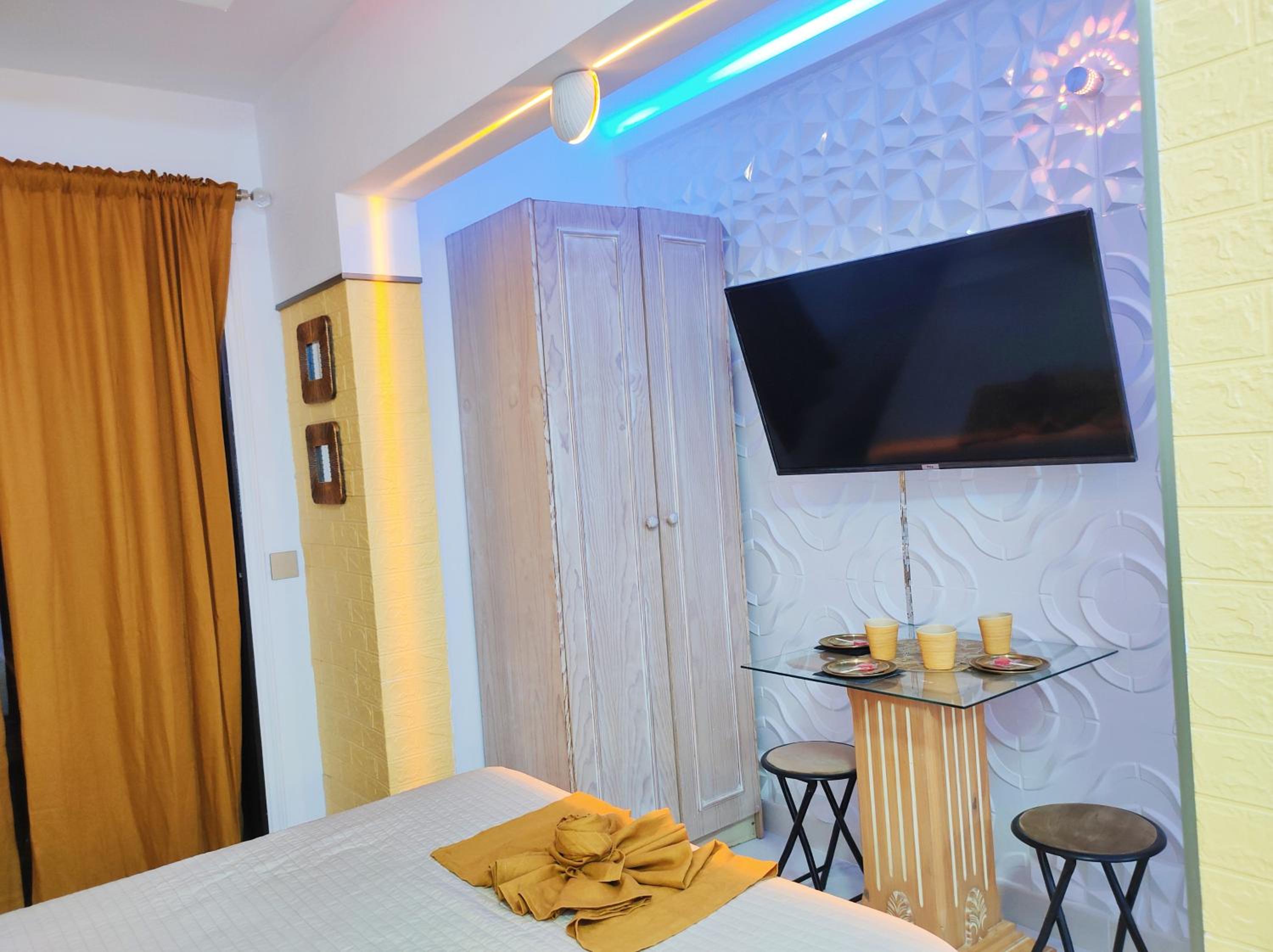 Lovely apartment top views, heated pool, great location view 5