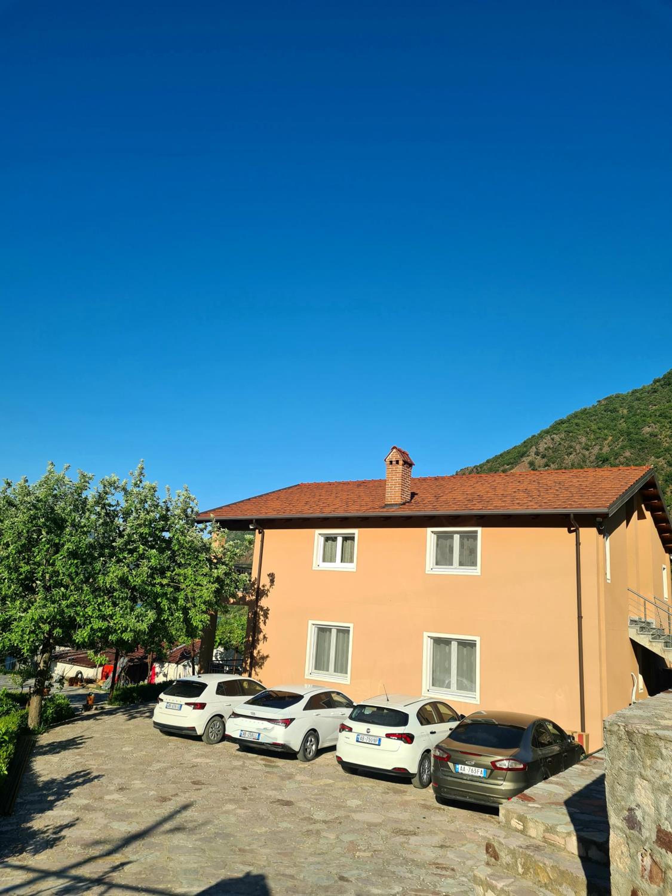 koman_lakeview_apartments