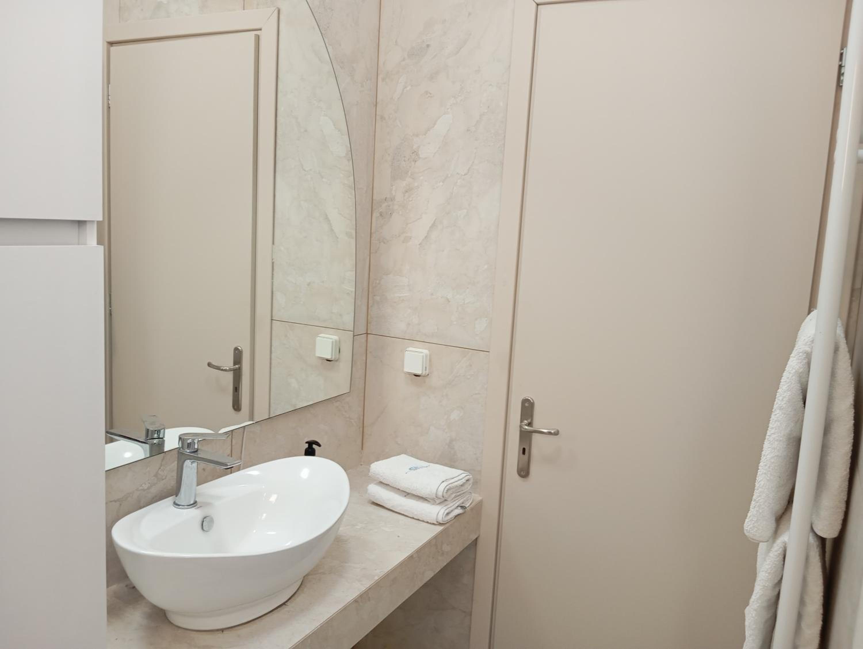 Aeraki Apartments City Center