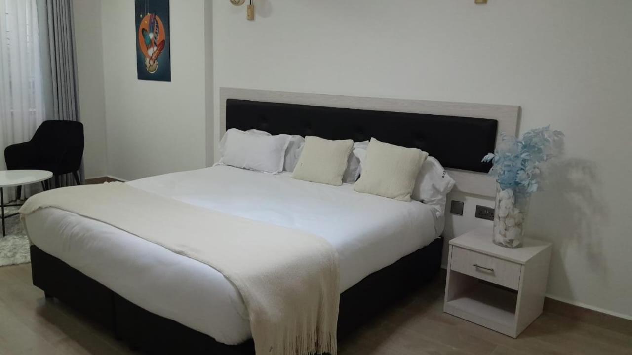 Azania Sana Homes ,Opposite Movenpick hotel and 5 minutes to Sarit Centre