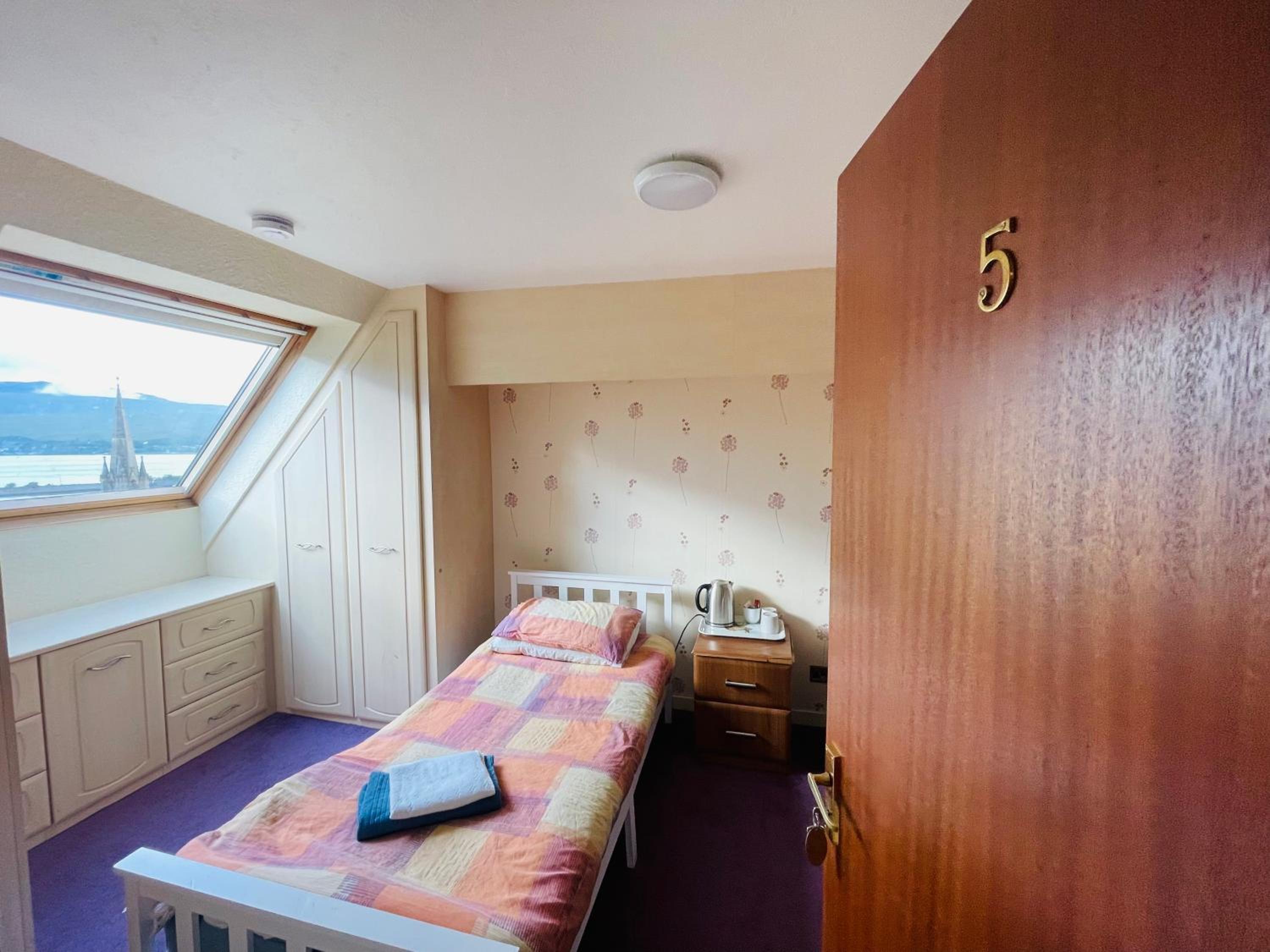 Aldourie Guest House