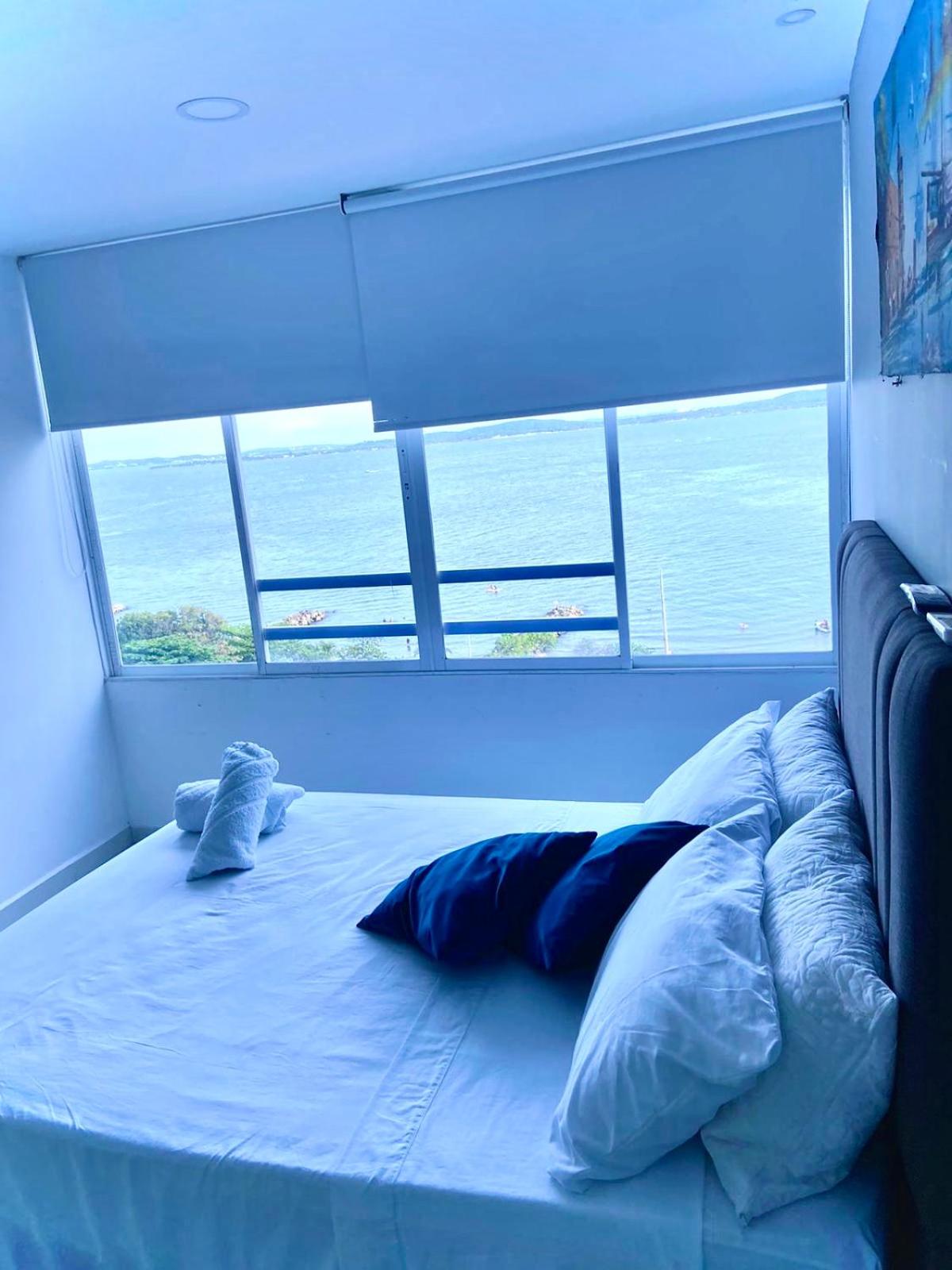 Lindo apartamento en el Laguito! Gran ubicación, vista al Mar Piso 8
