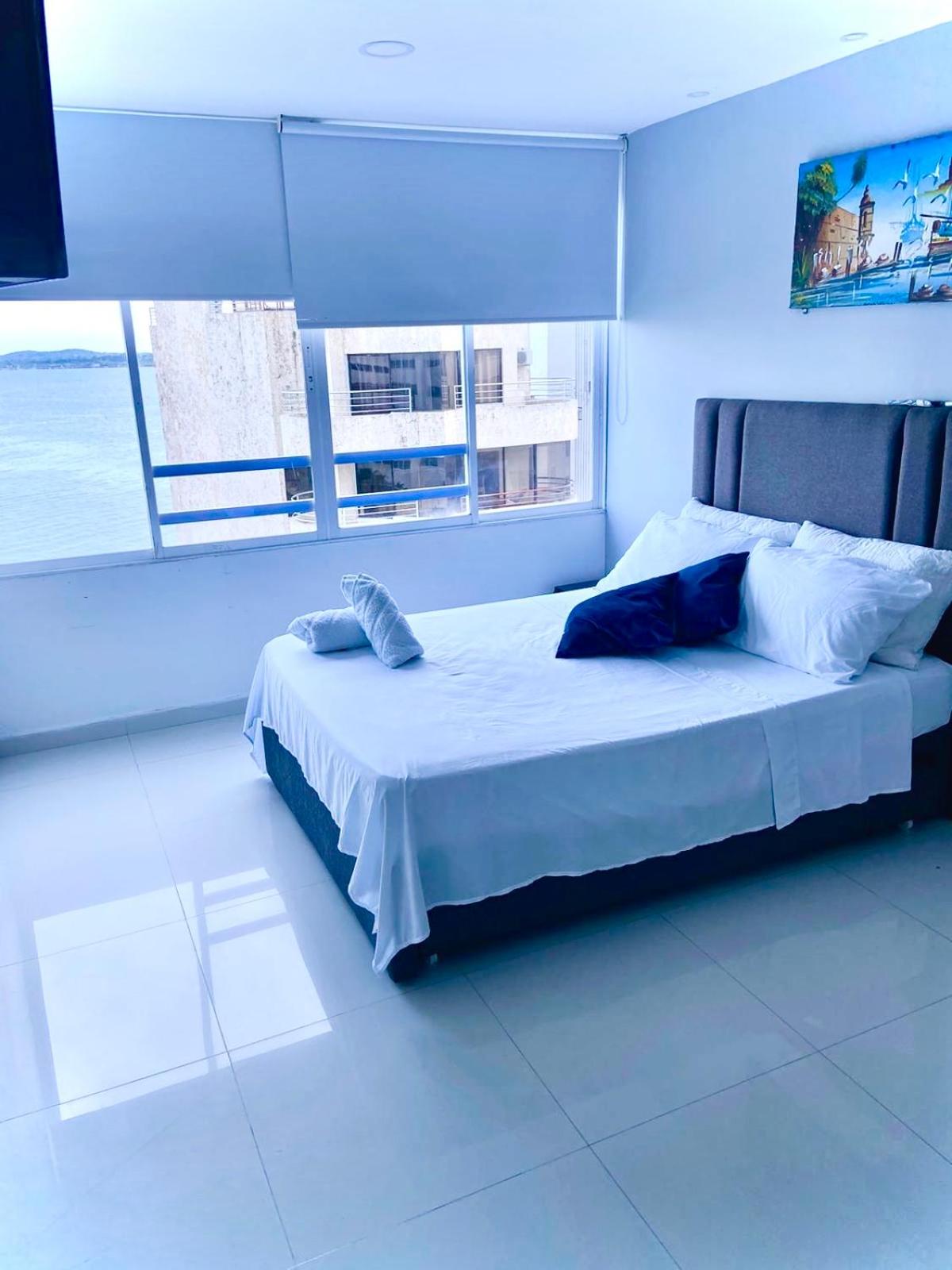 Lindo apartamento en el Laguito! Gran ubicación, vista al Mar Piso 8