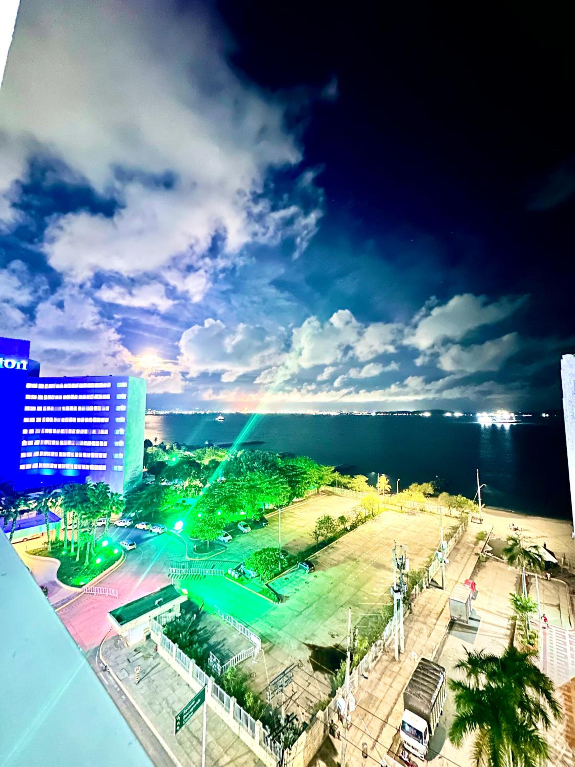 Lindo apartamento en el Laguito! Gran ubicación, vista al Mar Piso 8