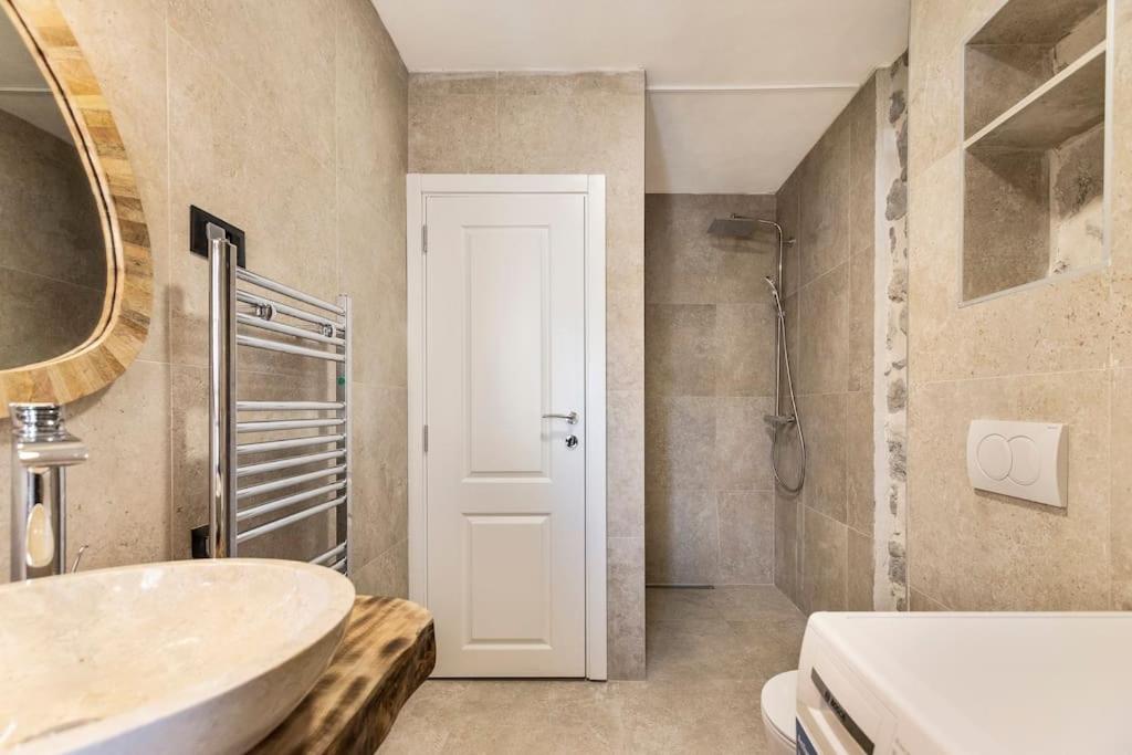 Seaside Stone House - Bella Vista