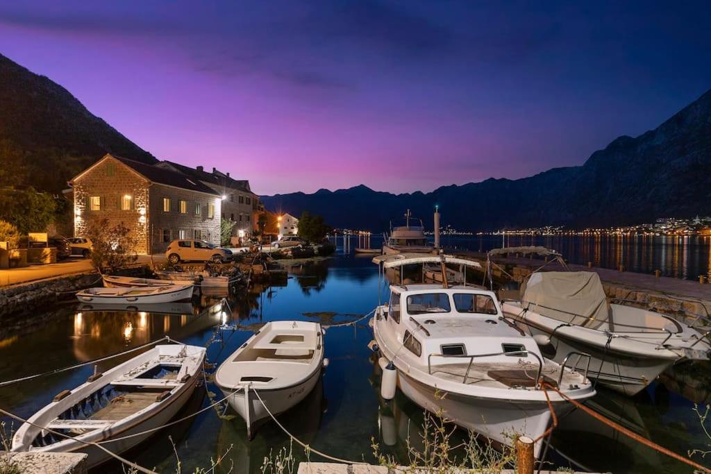 Seaside Stone House - Bella Vista