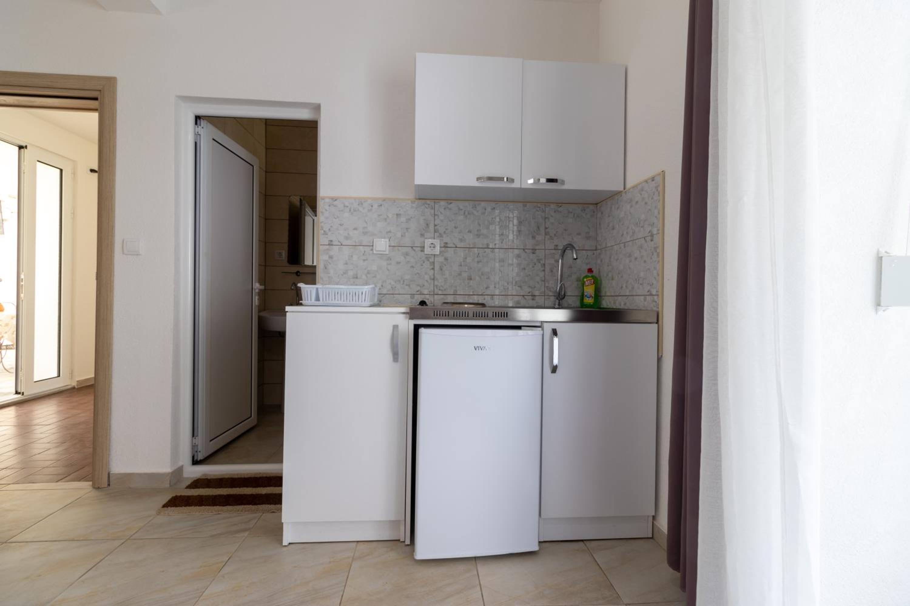 Tomi Guesthouse