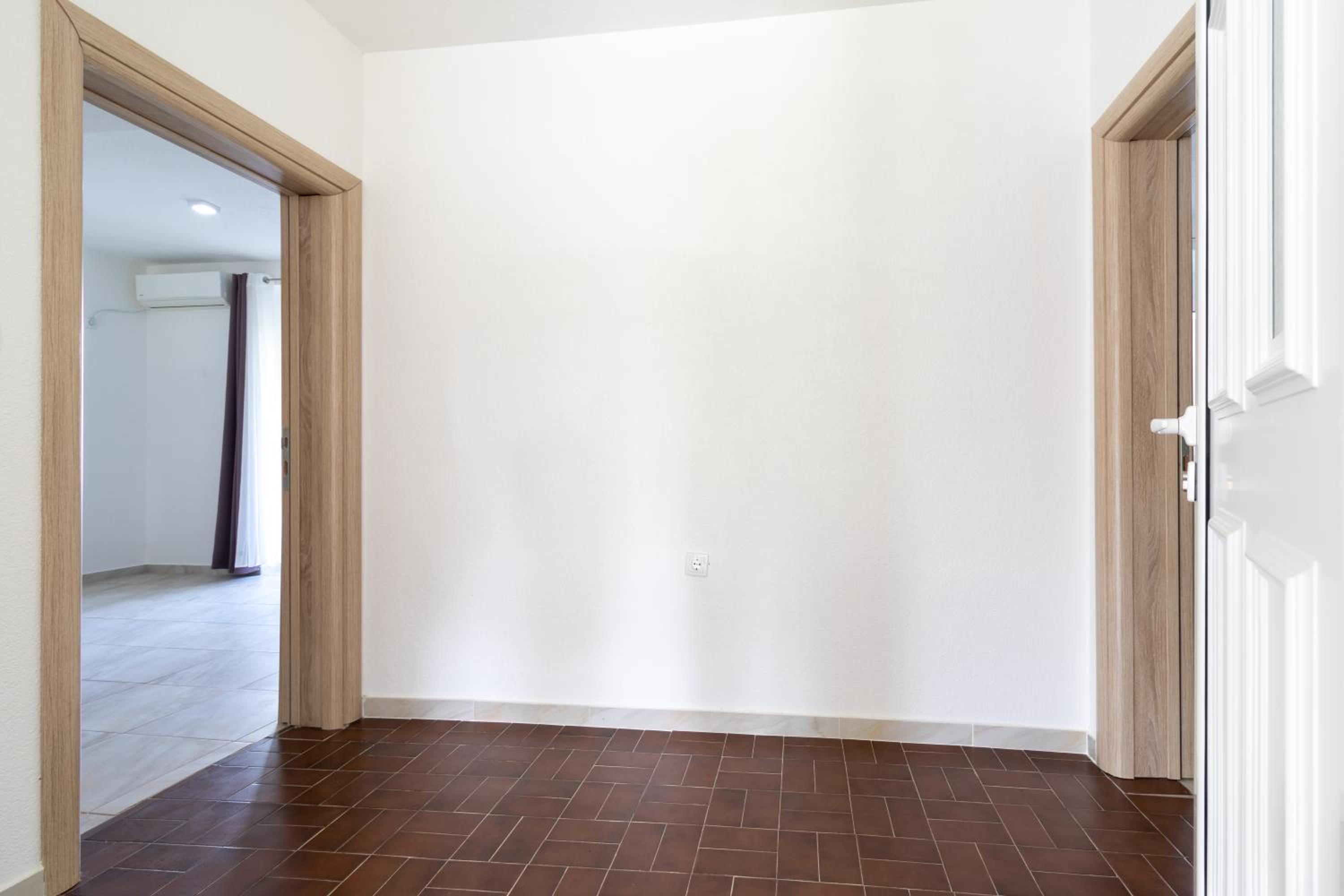 Tomi Guesthouse