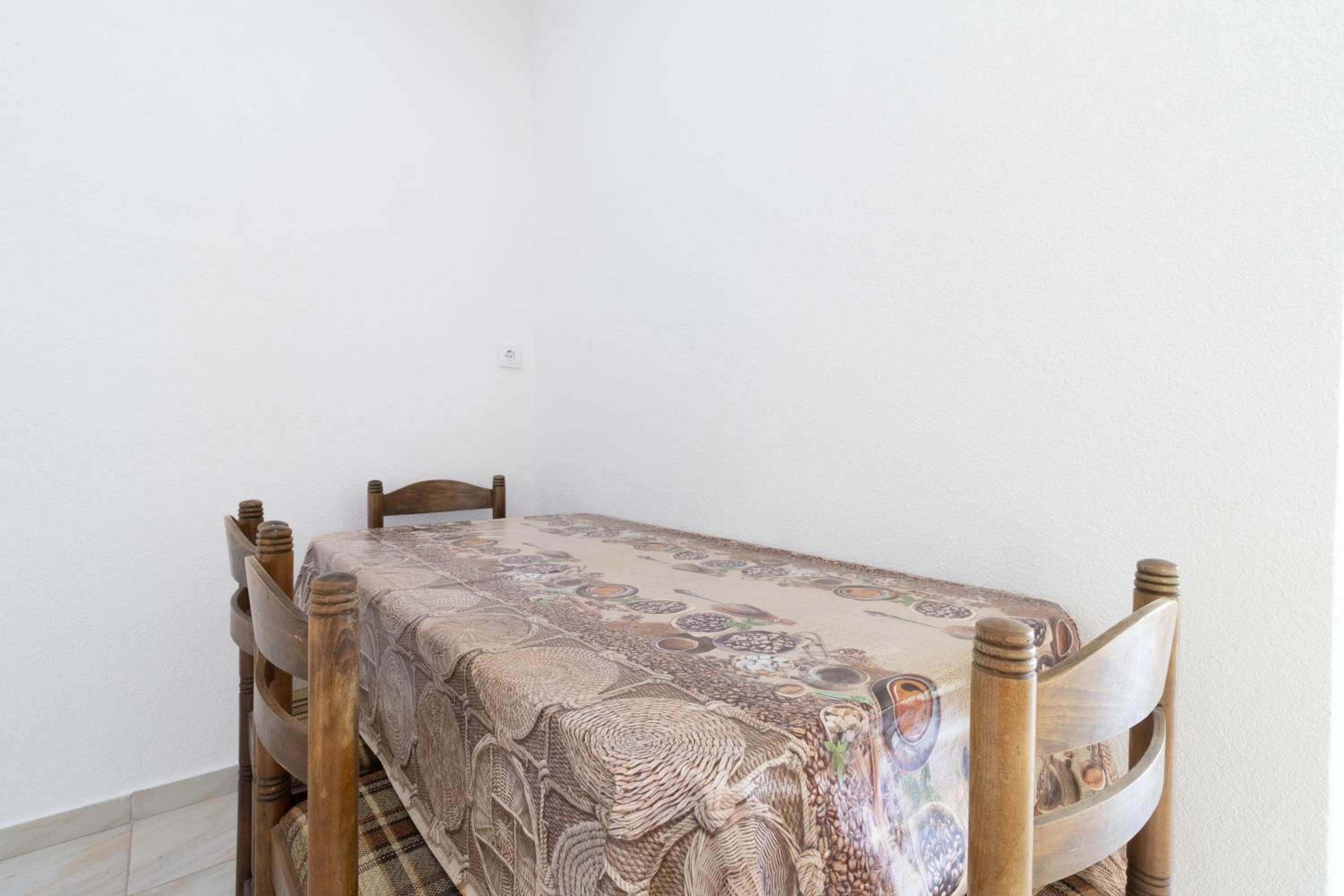 Tomi Guesthouse