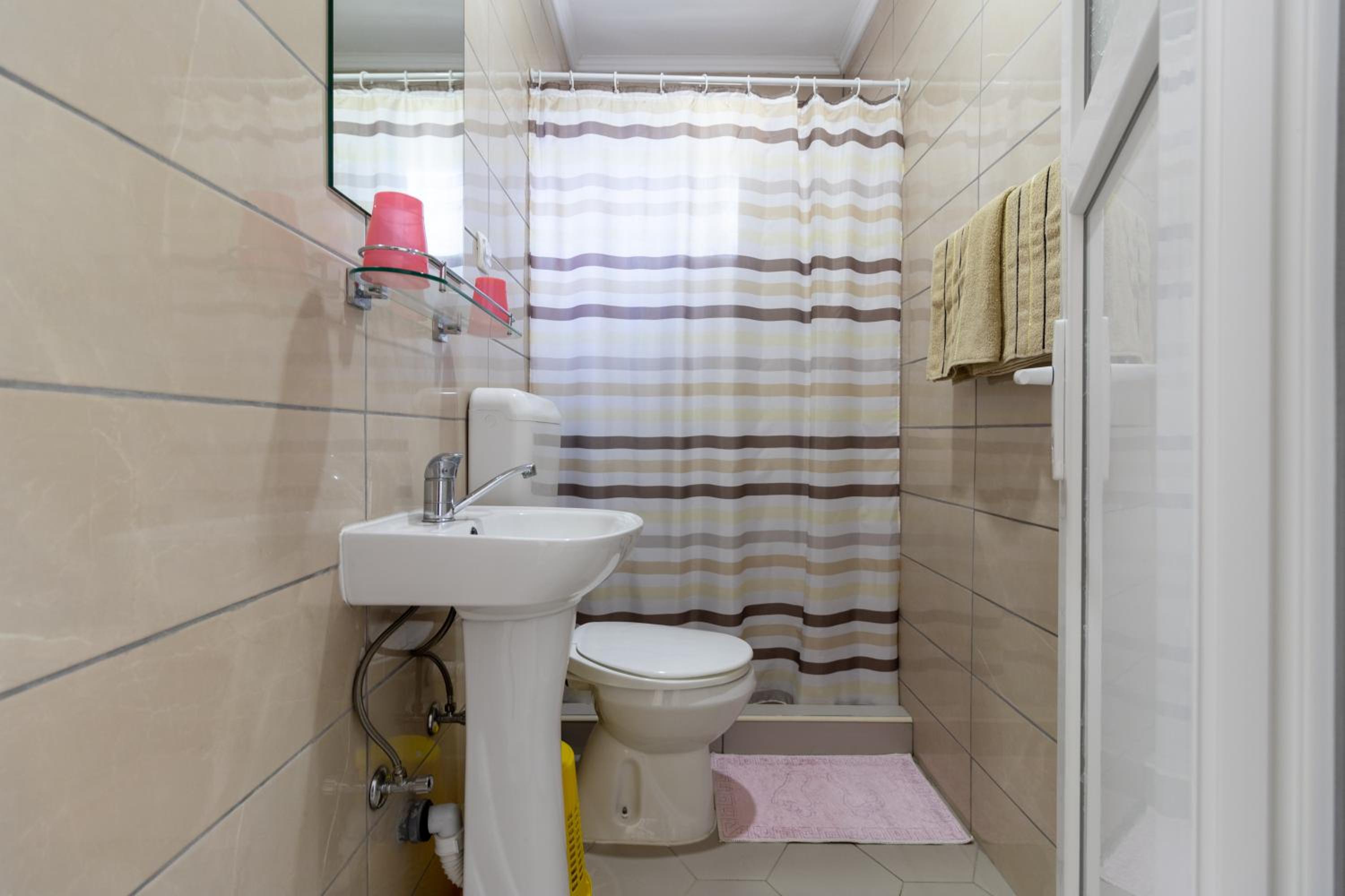 Tomi Guesthouse