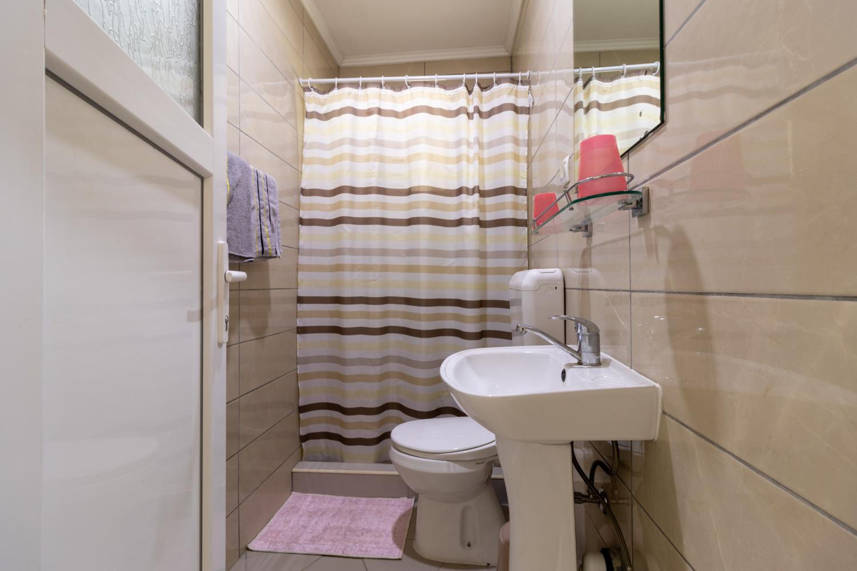 Tomi Guesthouse