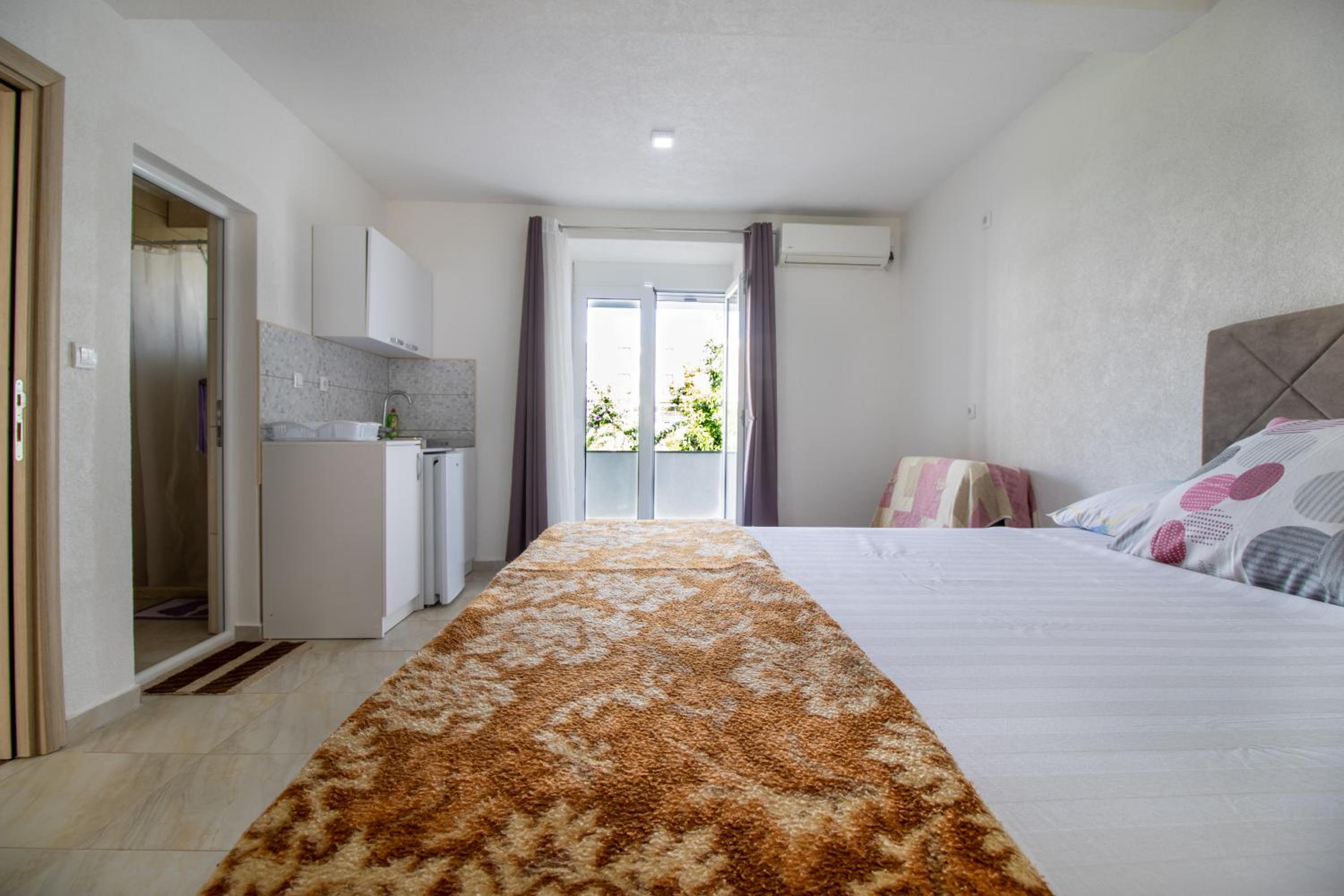 Tomi Guesthouse