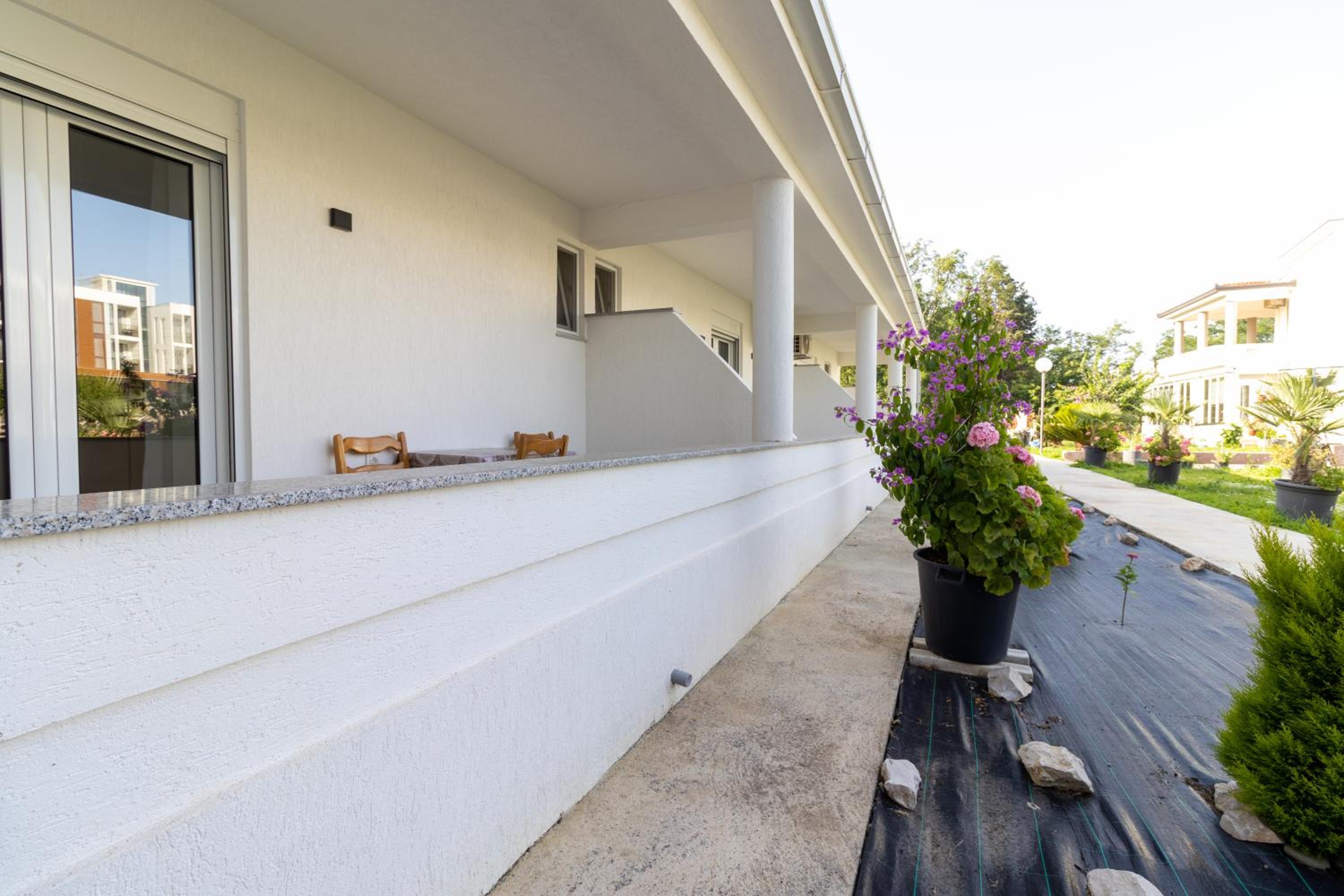 Tomi Guesthouse