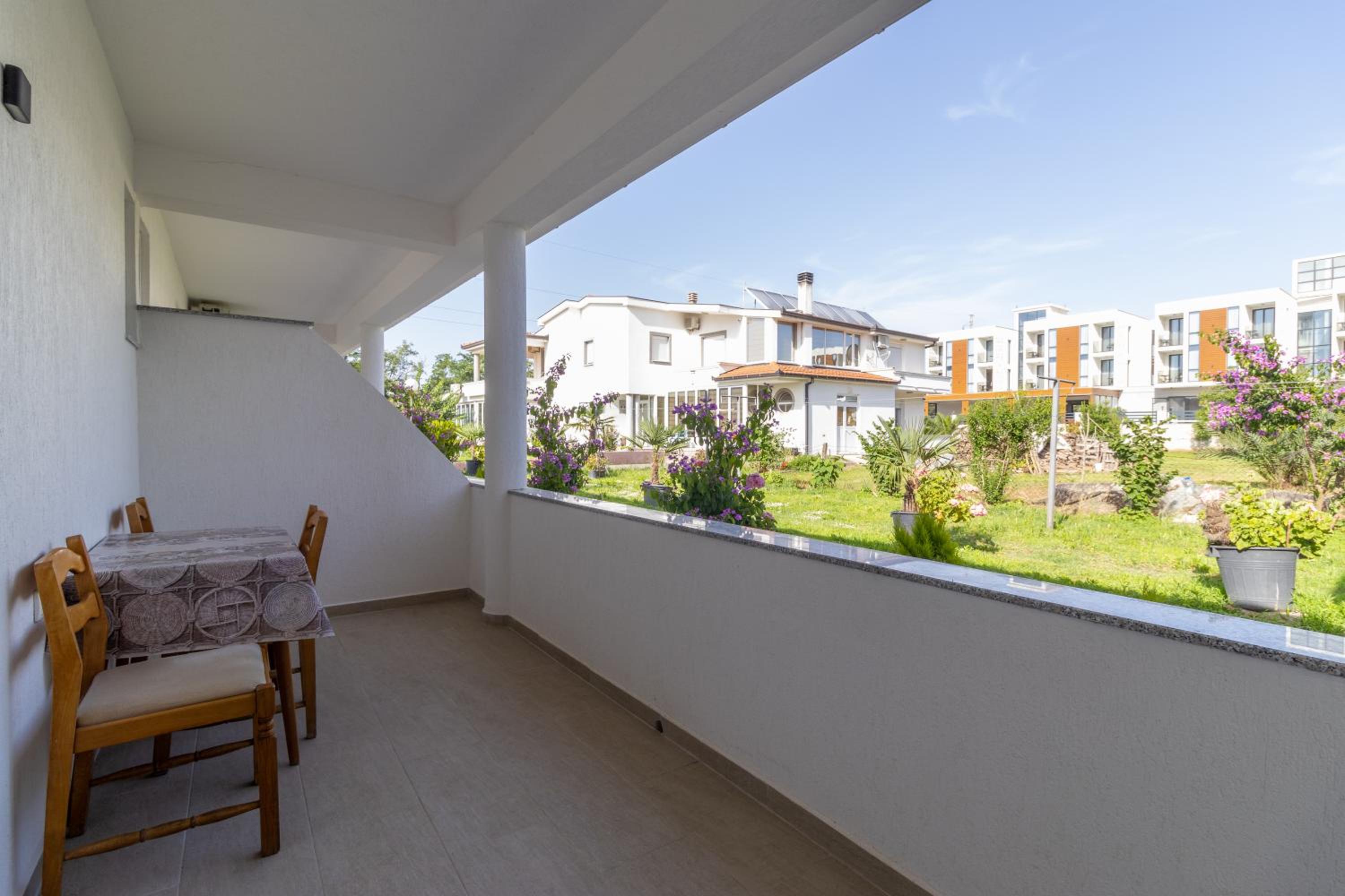 Tomi Guesthouse