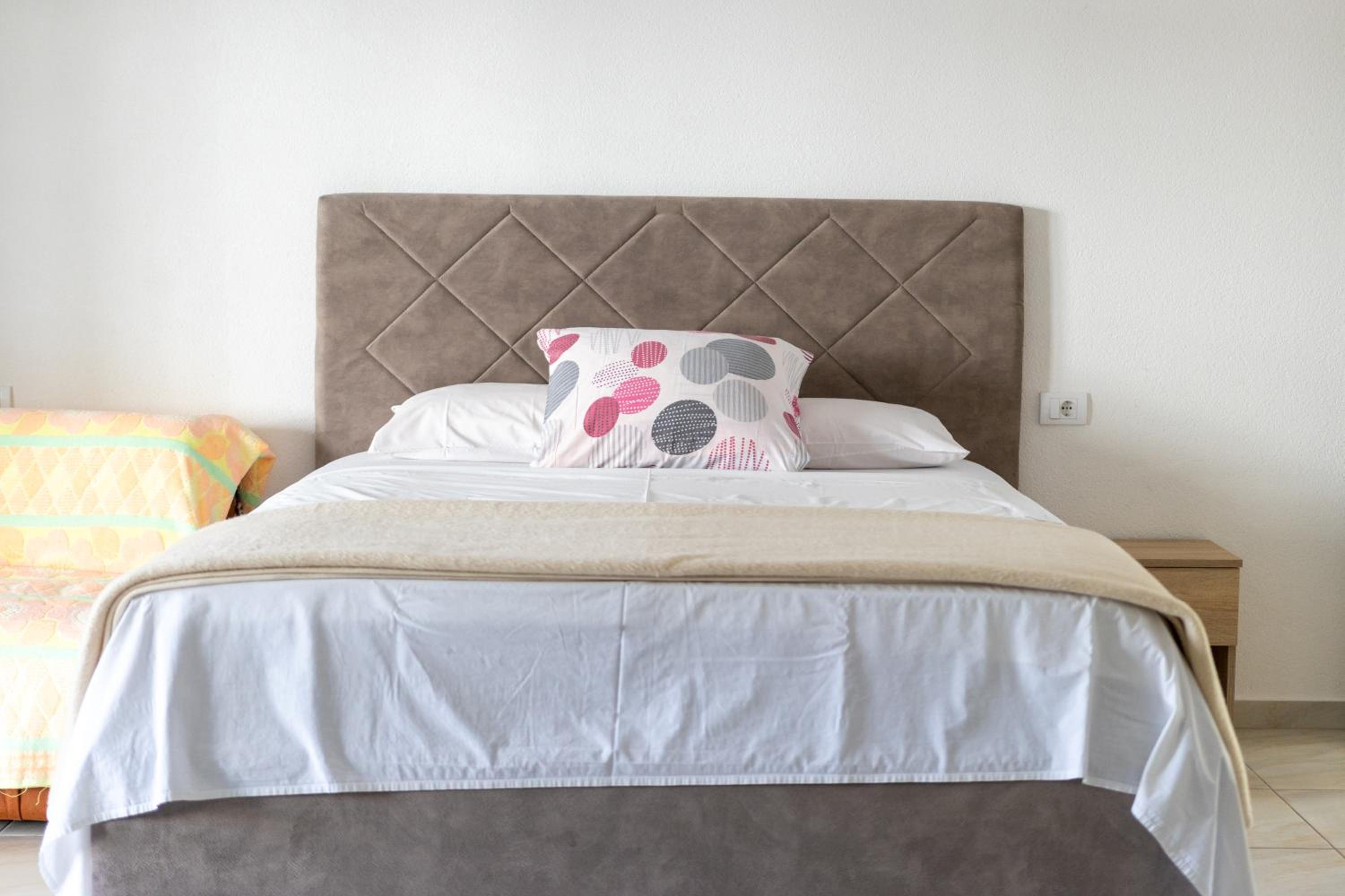 Tomi Guesthouse