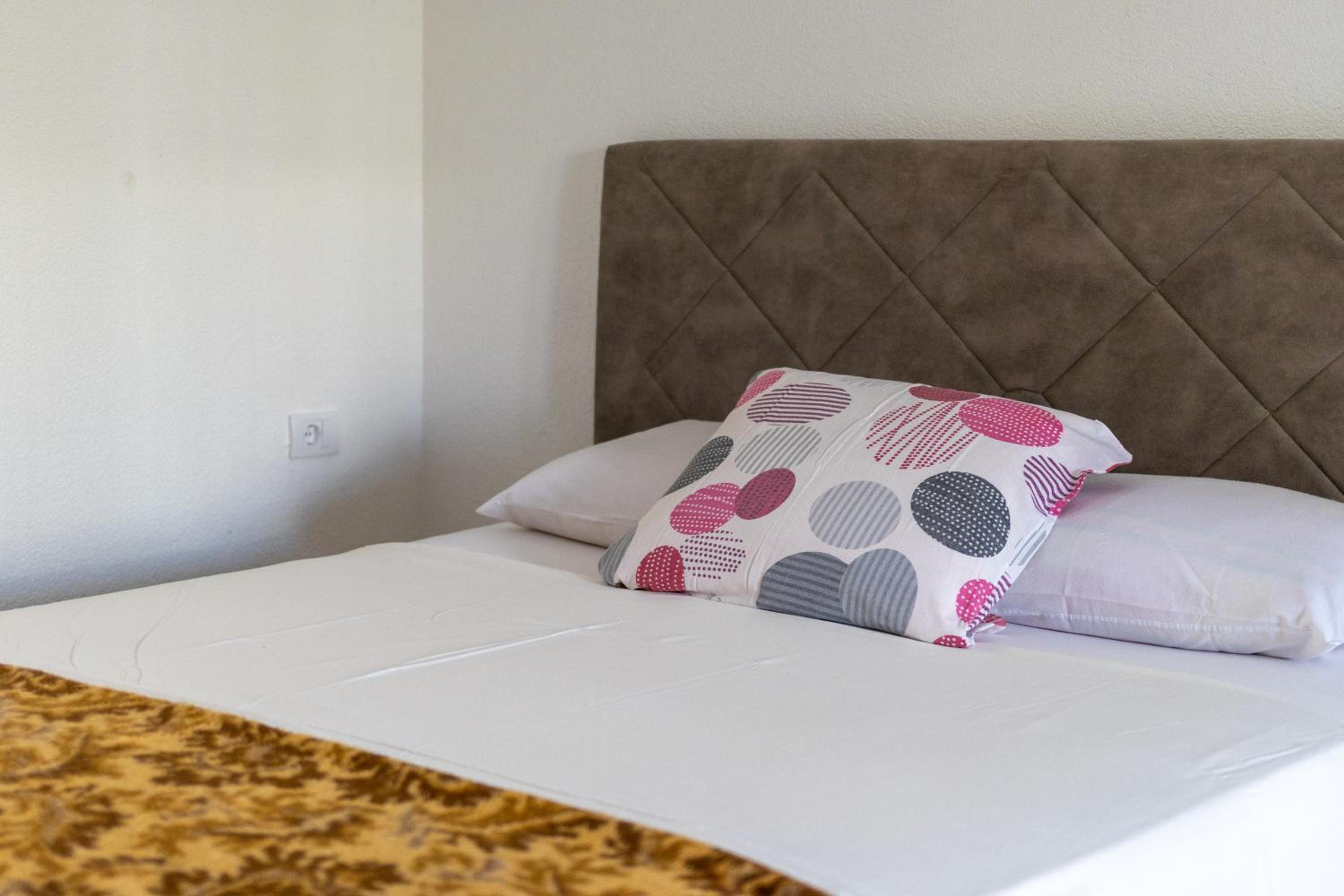 Tomi Guesthouse