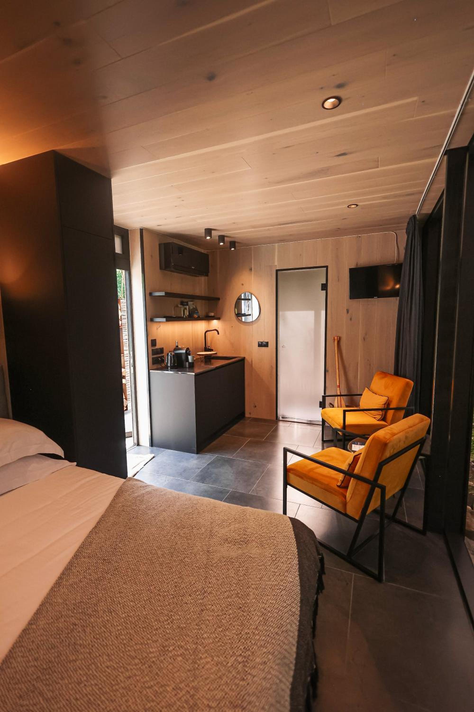 L'insolite de La Claire Fontaine & Spa included