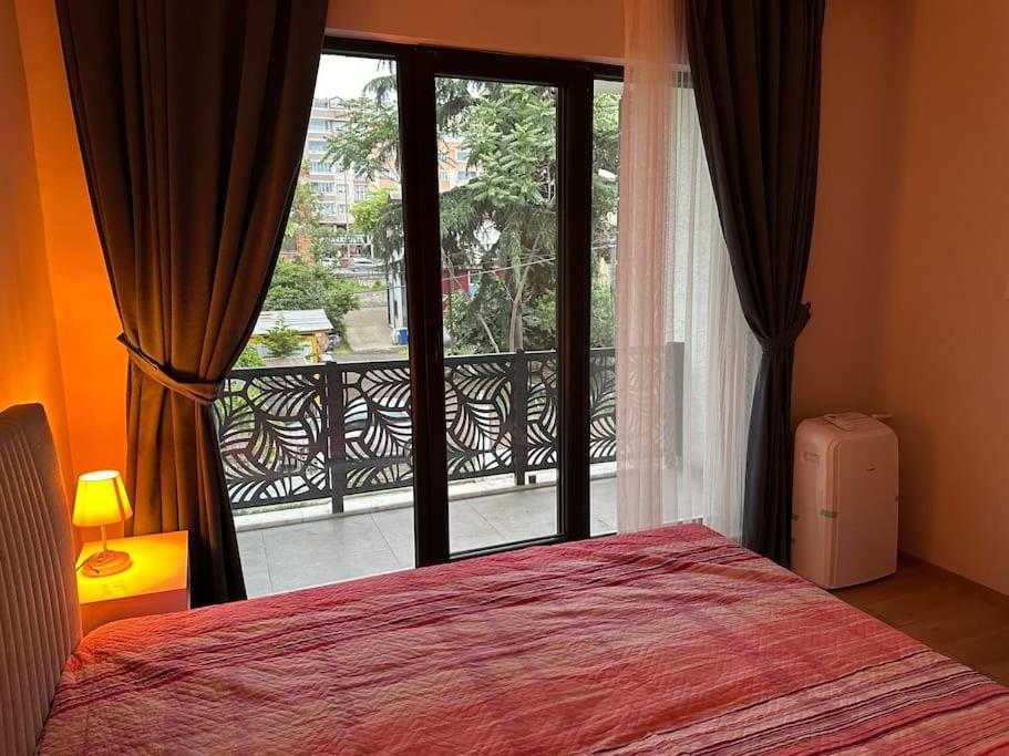 Denize sıfır bahçe içinde villa view 2